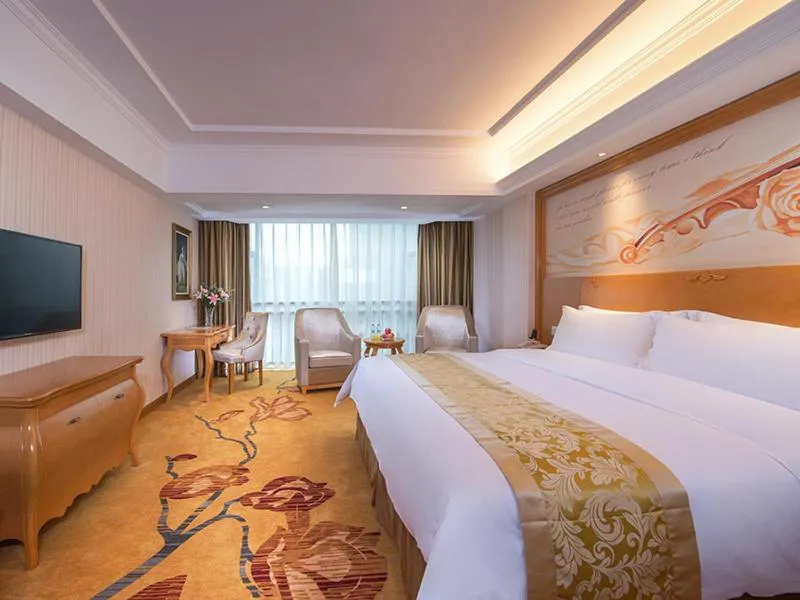 Bed in Vienna Hotel Guangdong Zhongshan Tanzhou