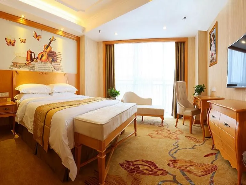 Vienna International Hotel Yantai Changjiang Road Xingyi Square Branch