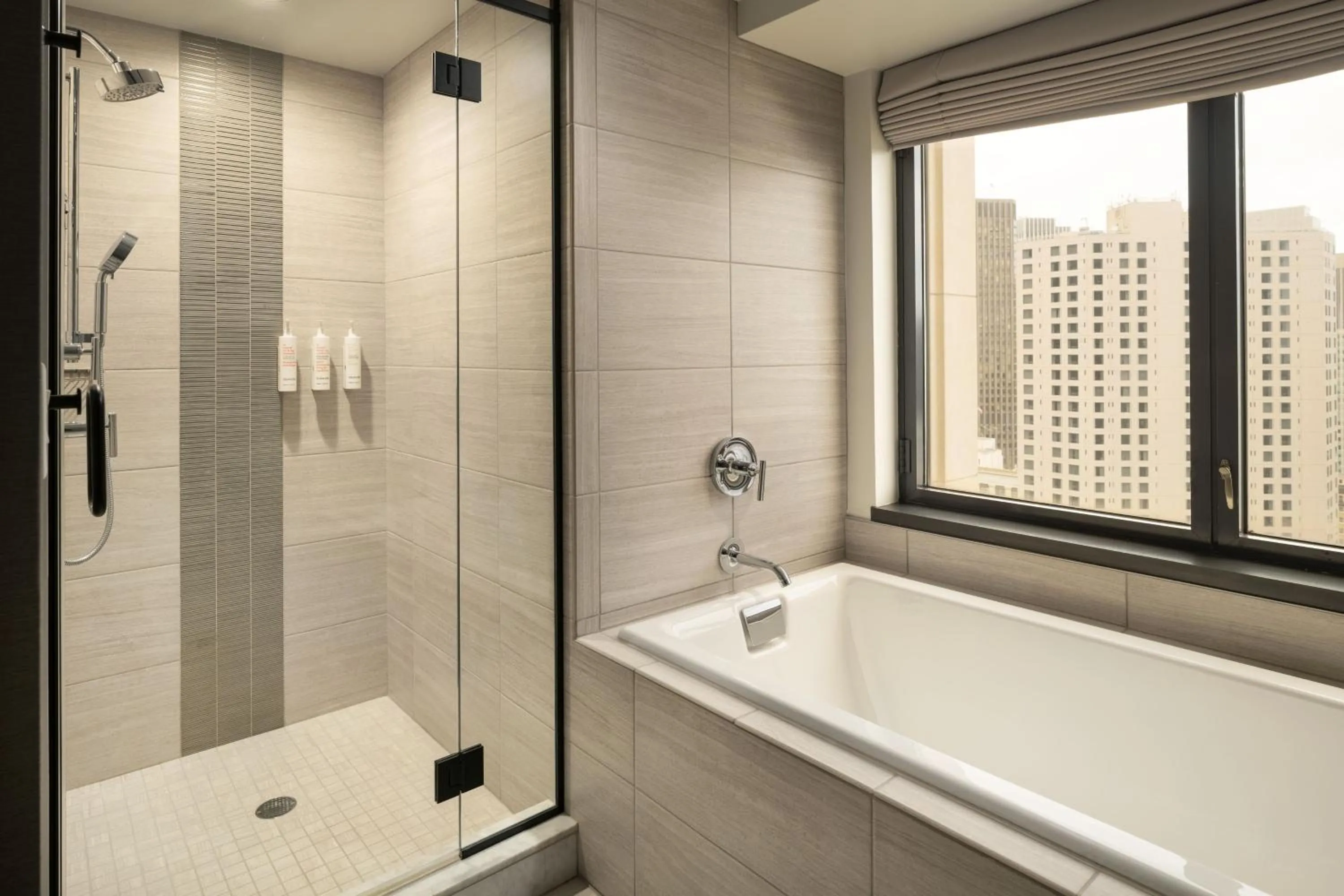 Bathroom in San Francisco Marriott Marquis Union Square