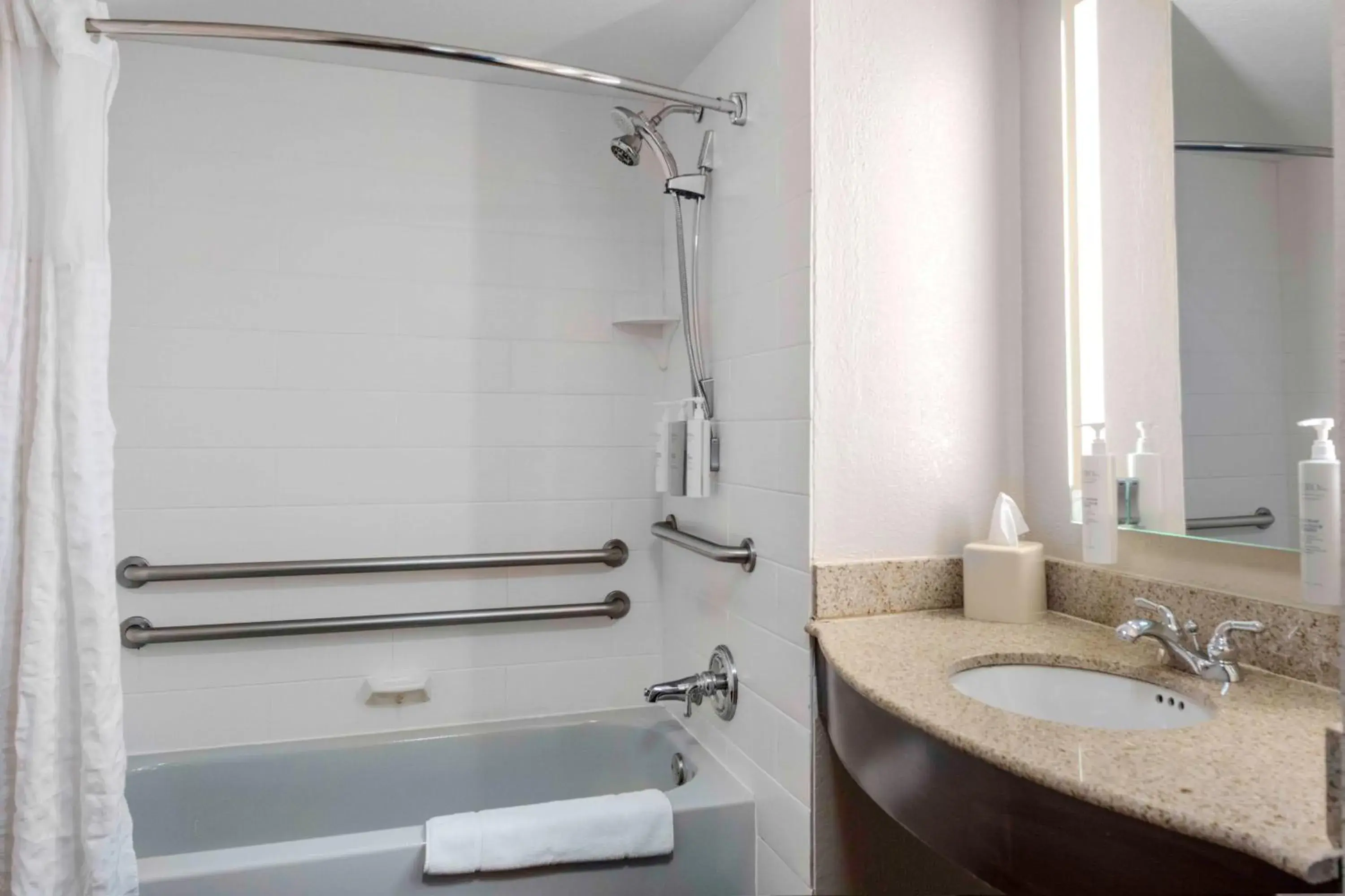 Bathroom in Hilton Garden Inn Sarasota-Bradenton Airport Bathroom in Hilton Garden Inn Sarasota-Bradenton Airport