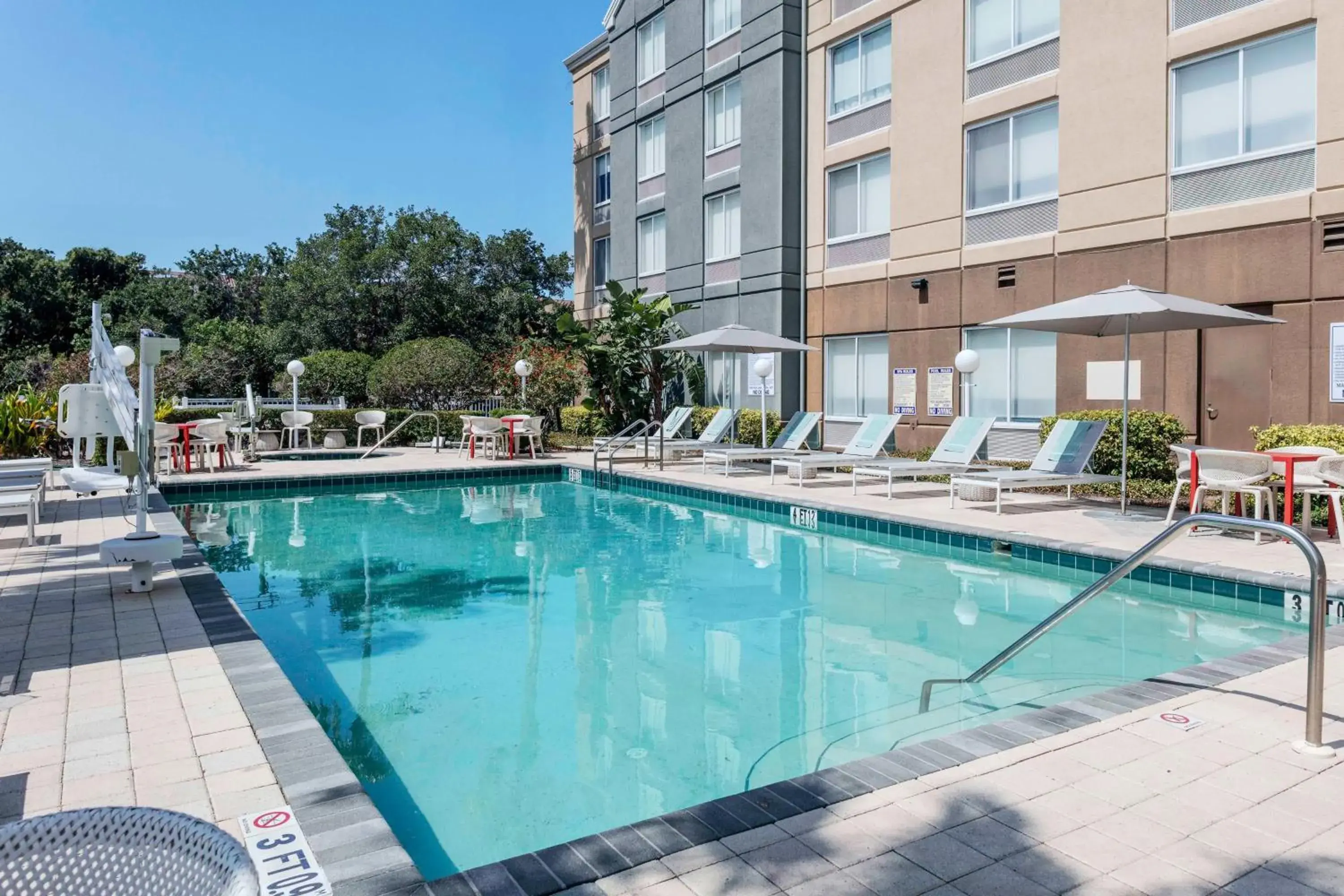 Pool view in Hilton Garden Inn Sarasota-Bradenton Airport Pool view in Hilton Garden Inn Sarasota-Bradenton Airport