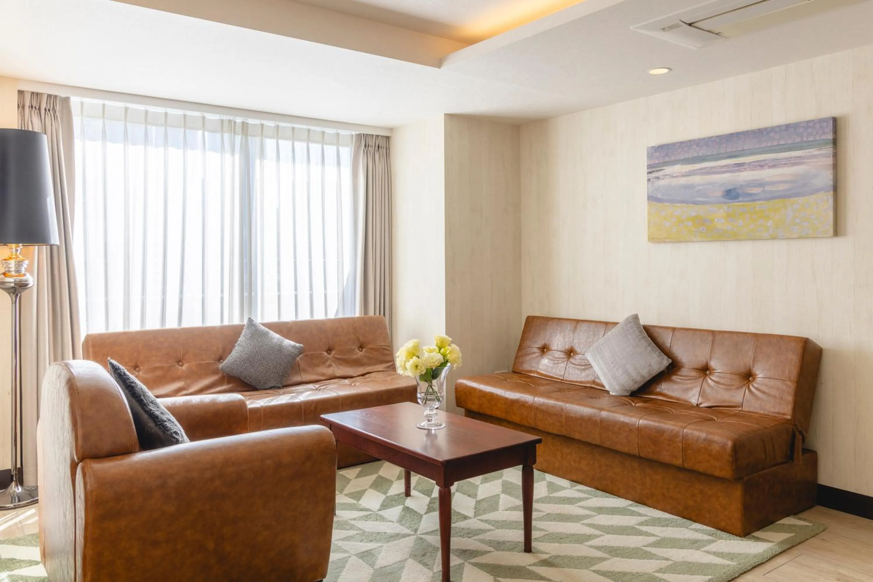 Photo of the whole room in The Centurion Classic Akasaka