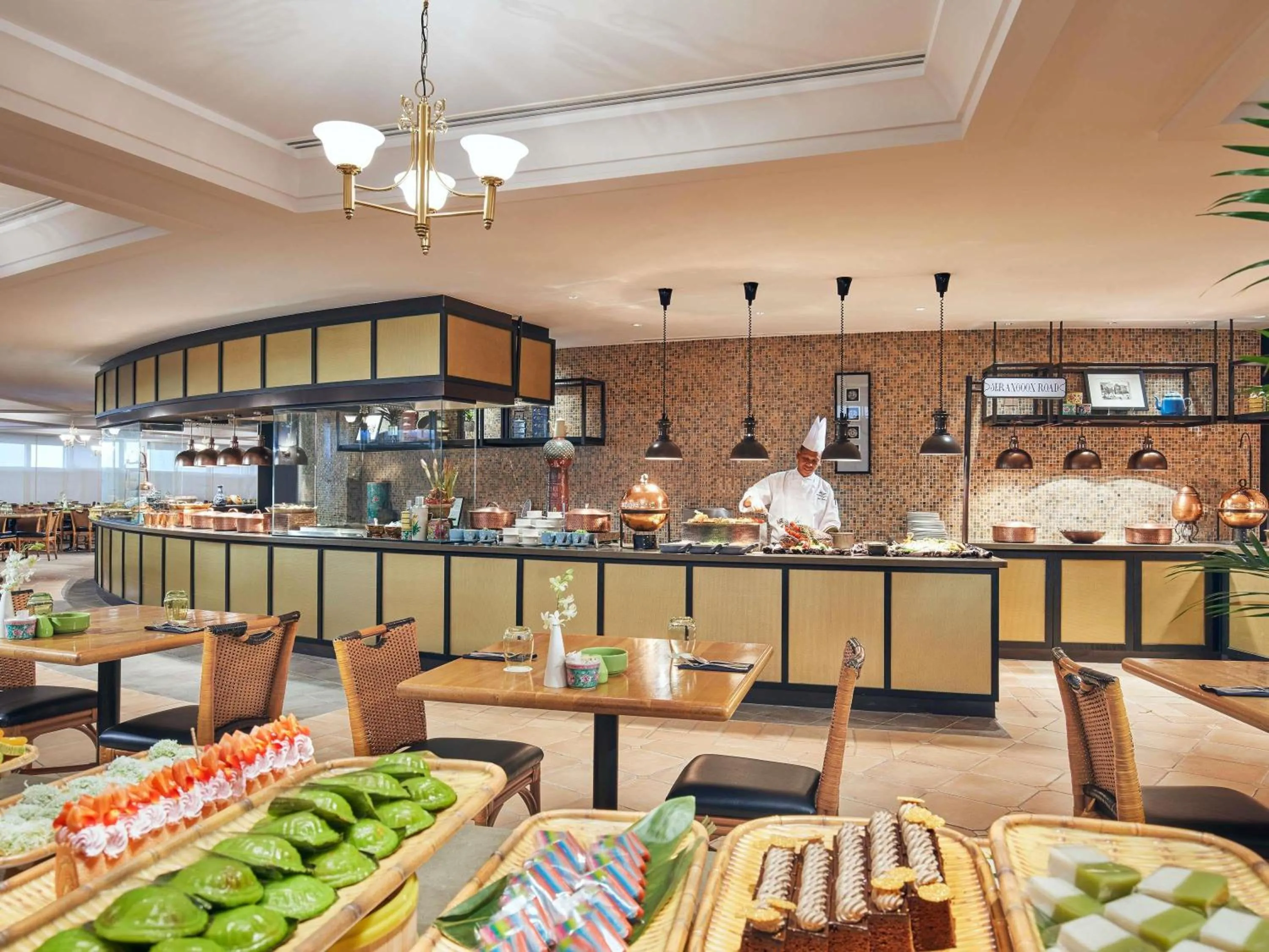 Restaurant/places to eat in Fairmont Singapore