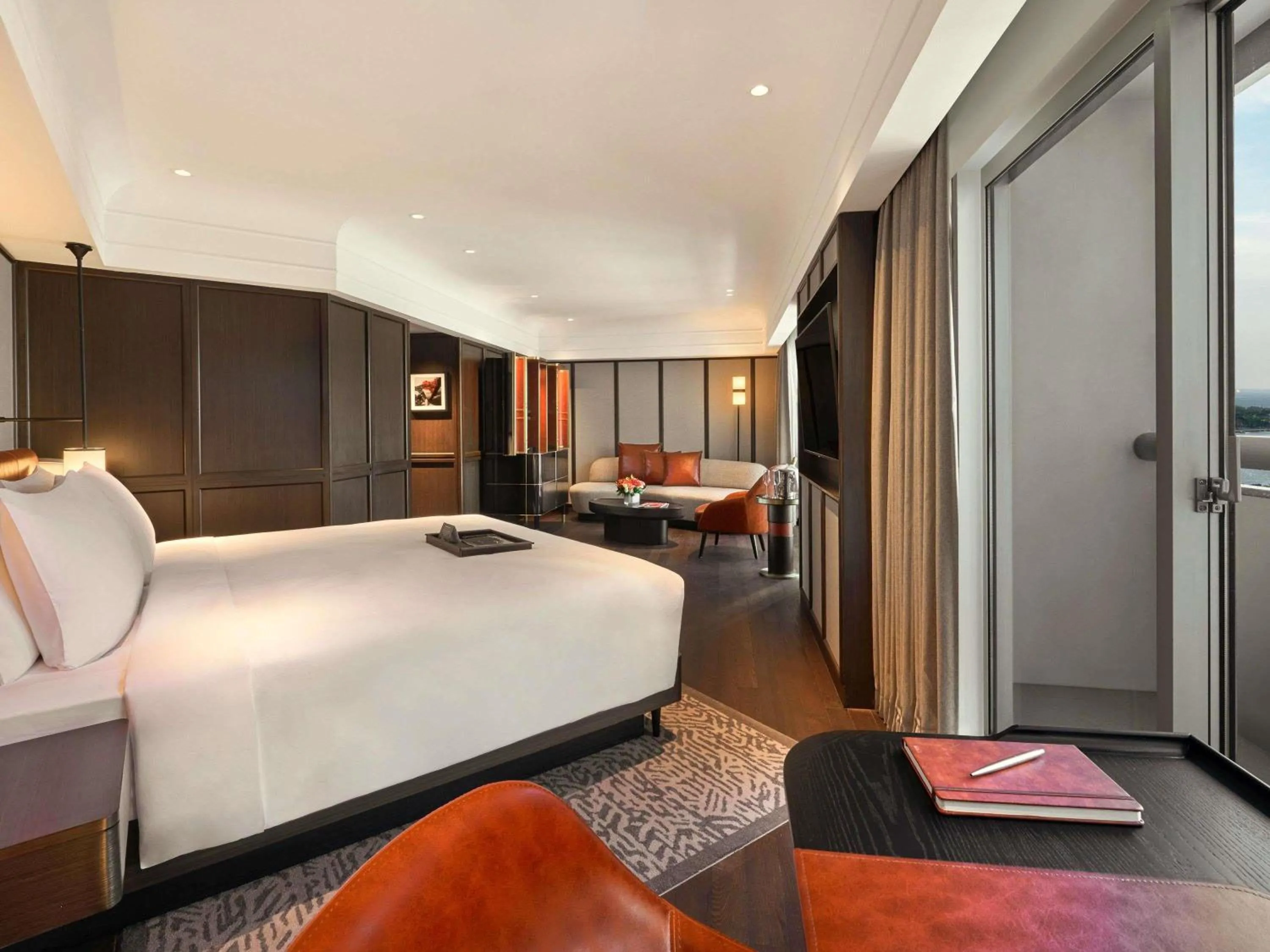 Bedroom, Bed in Fairmont Singapore
