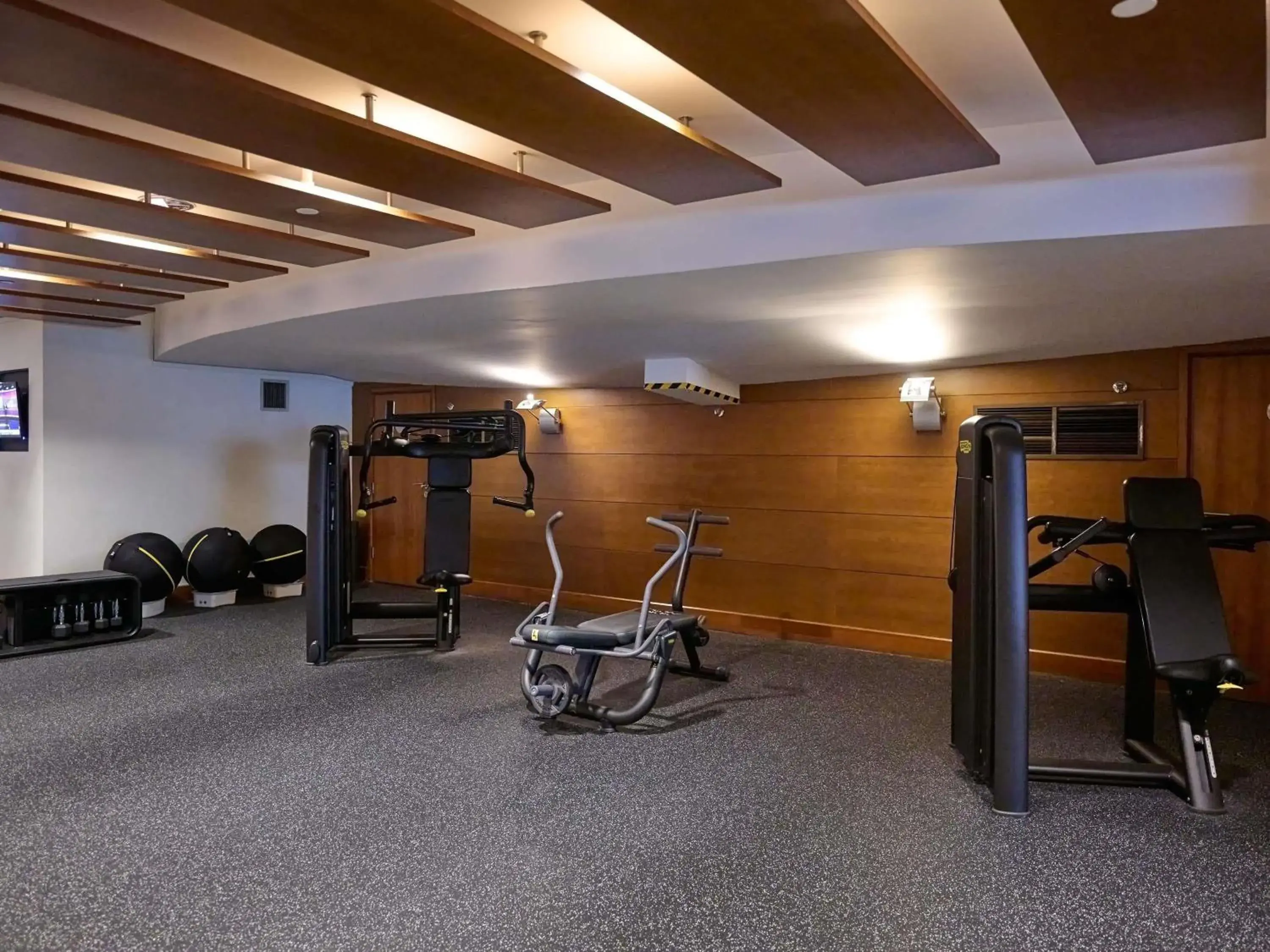 Fitness centre/facilities in Fairmont Singapore Fitness centre/facilities in Fairmont Singapore