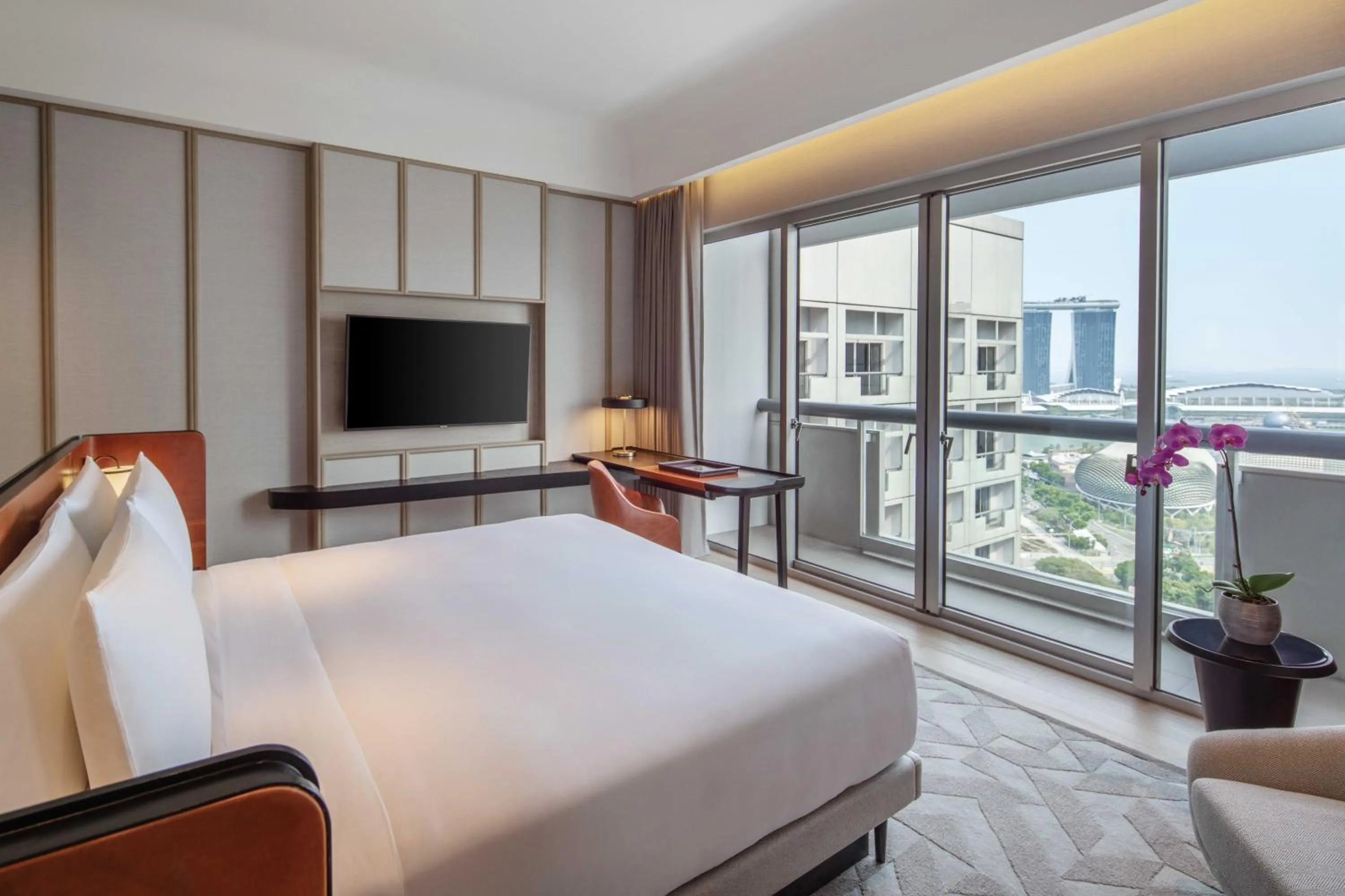Bedroom, Bed in Fairmont Singapore