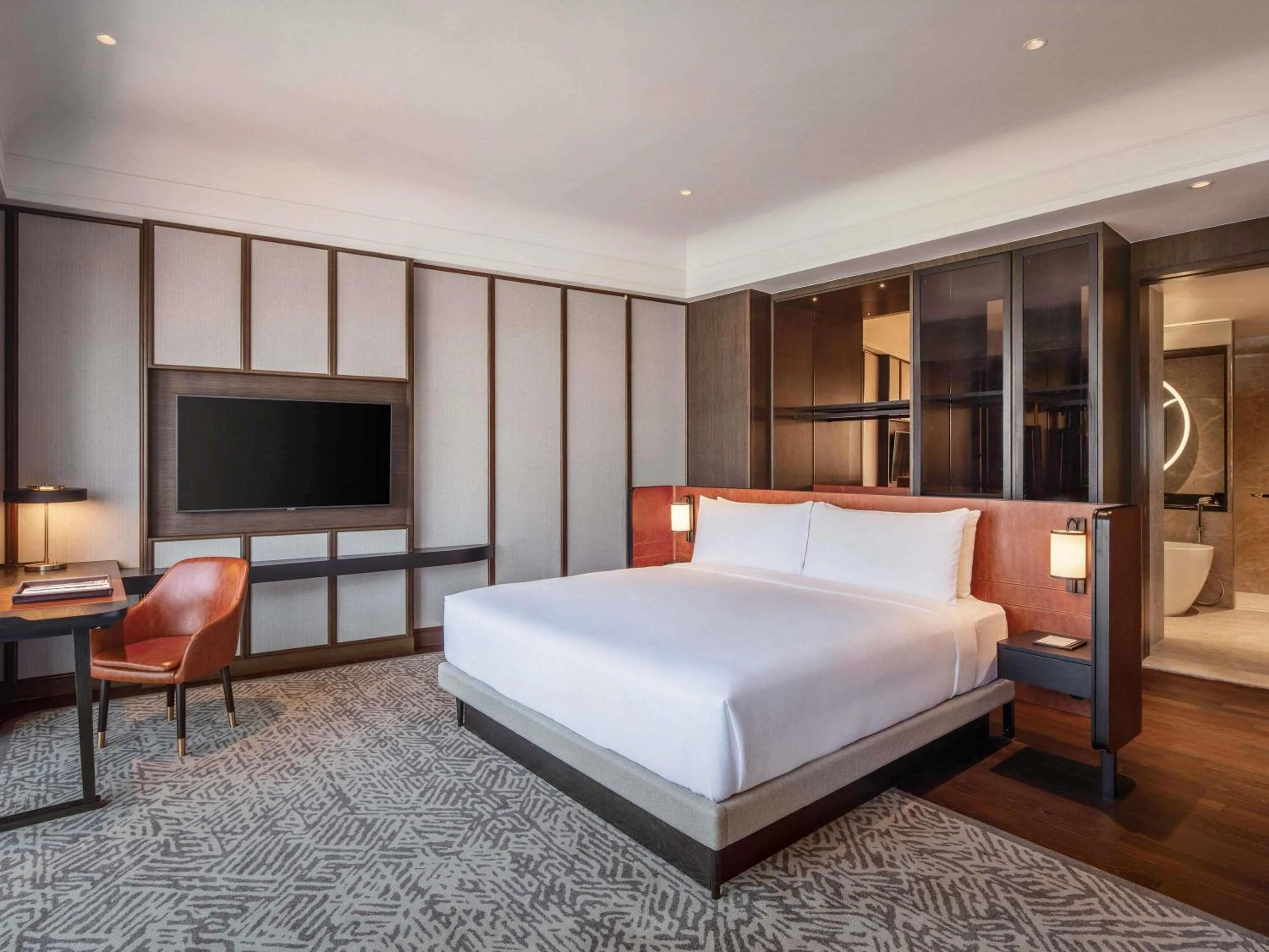 Bedroom, Bed in Fairmont Singapore