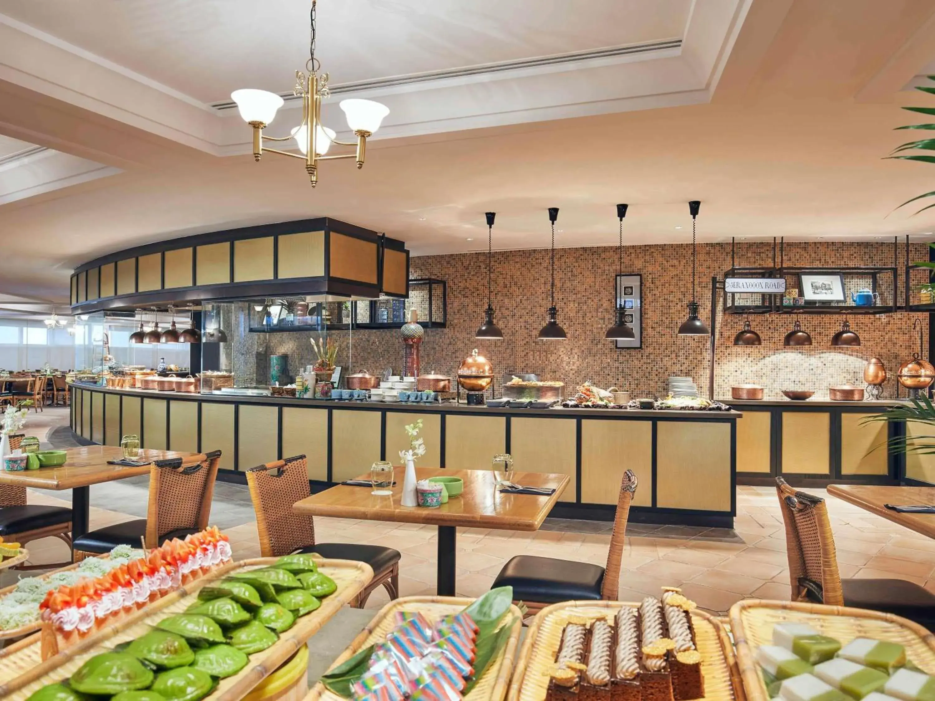 Restaurant/places to eat in Fairmont Singapore Restaurant/places to eat in Fairmont Singapore