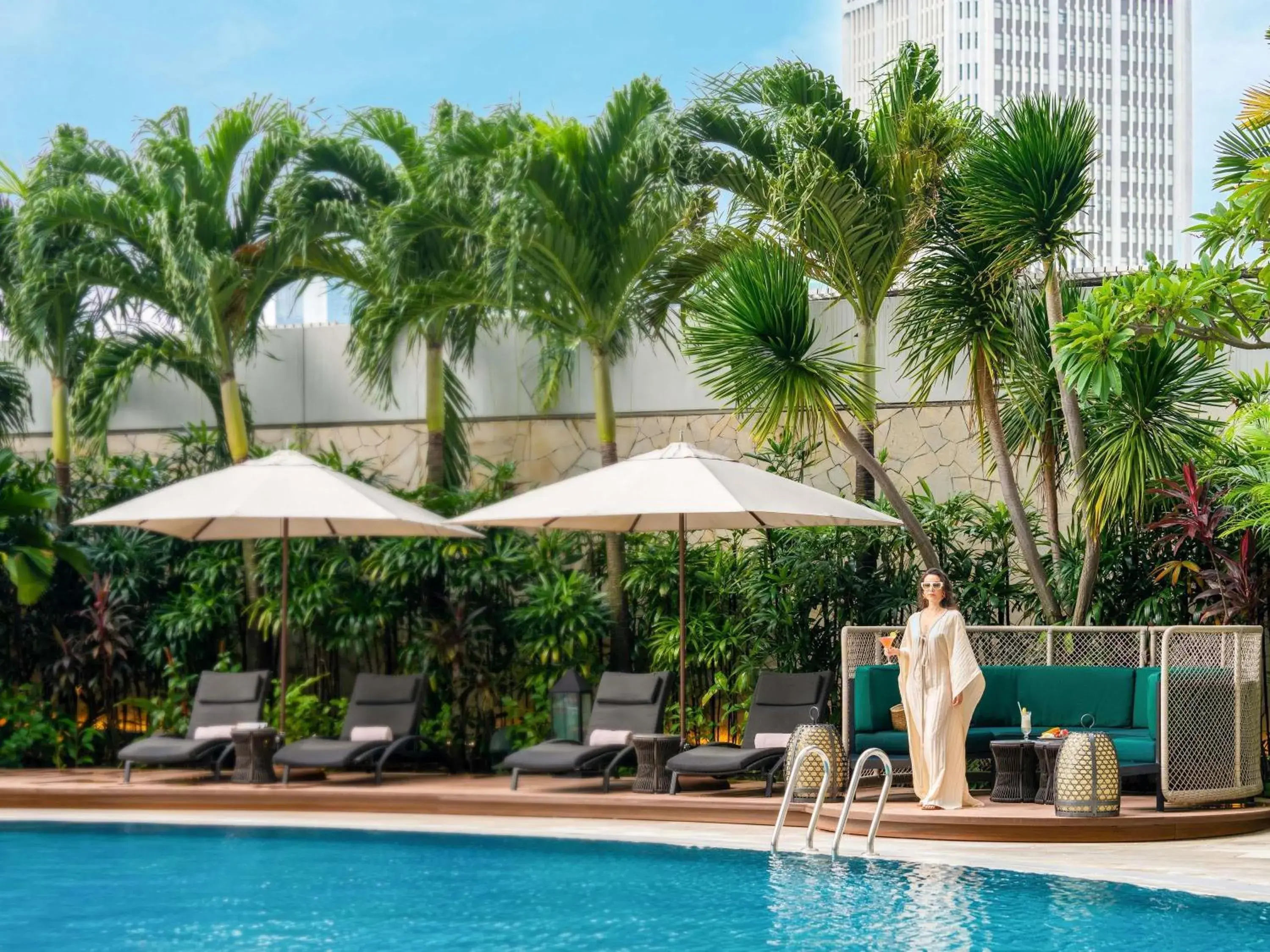 Pool view in Fairmont Singapore Pool view in Fairmont Singapore