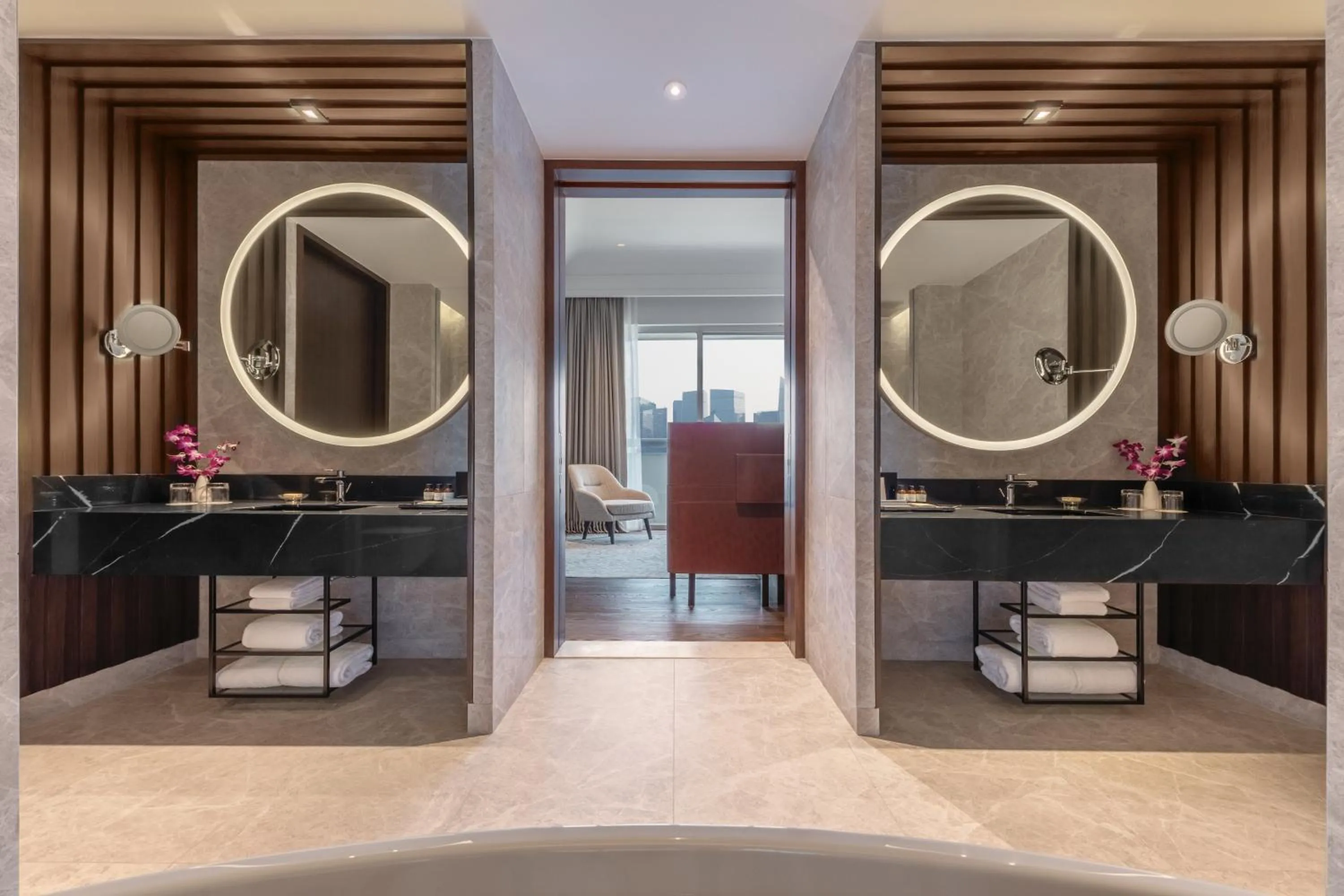 Bathroom in Fairmont Singapore