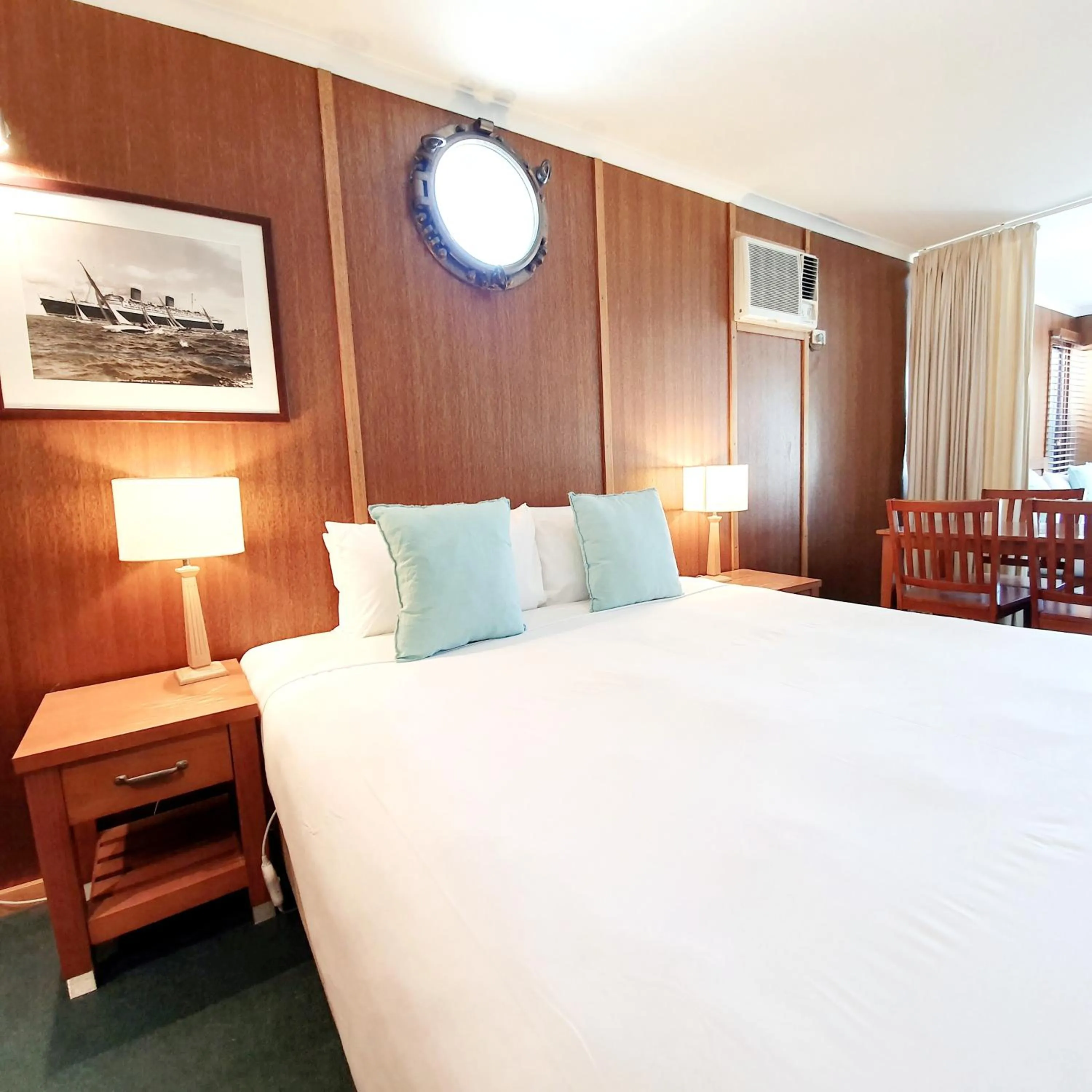 Bedroom, Bed in Point Lonsdale Guest House