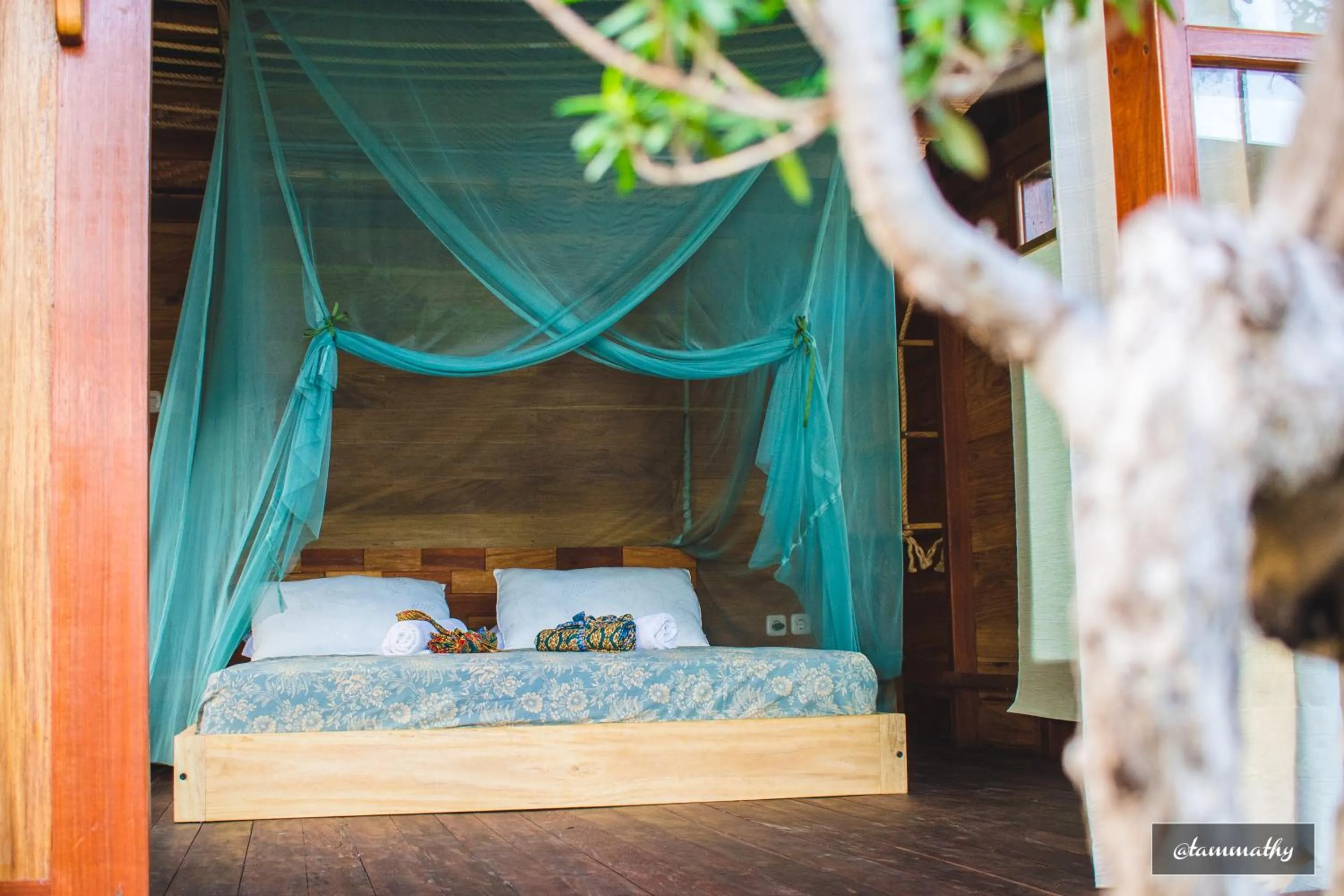Bed in Tevana House Reef