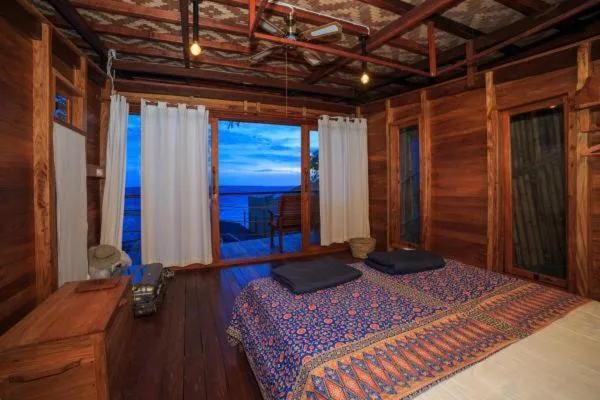 Bed in Tevana House Reef