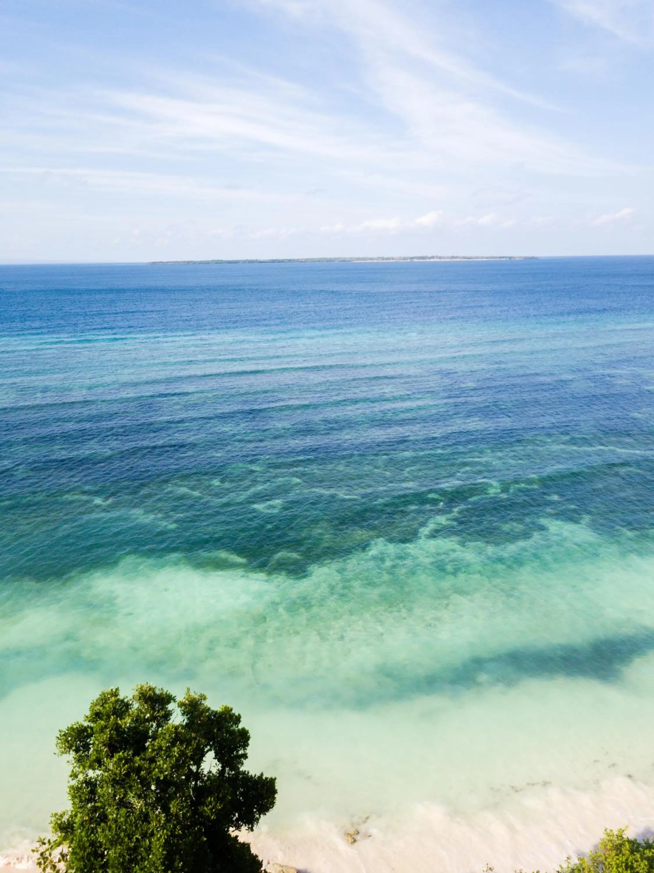 Beach in Tevana House Reef