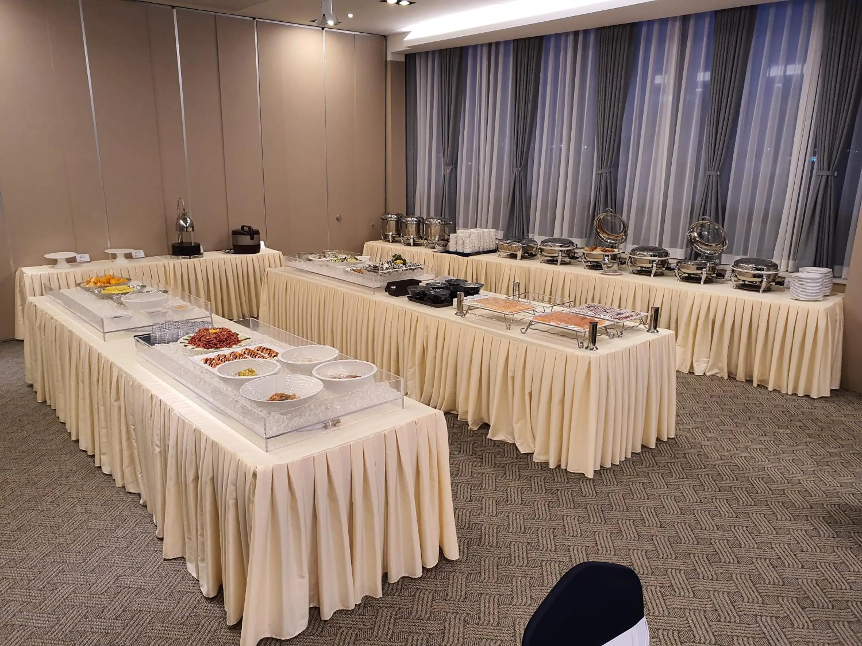 Business facilities in Rest Hotel