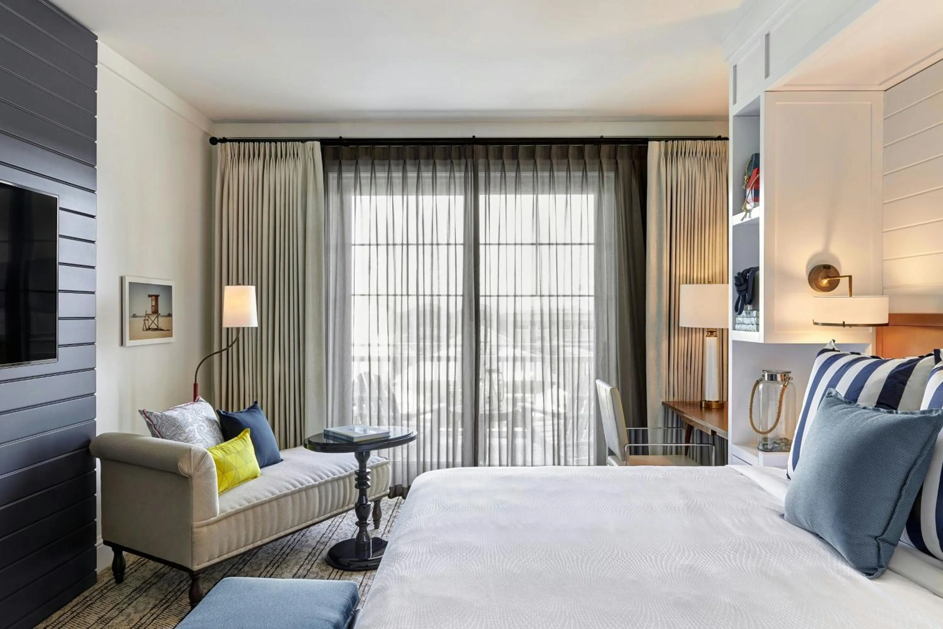 Photo of the whole room, Bed in Lido House, Autograph Collection