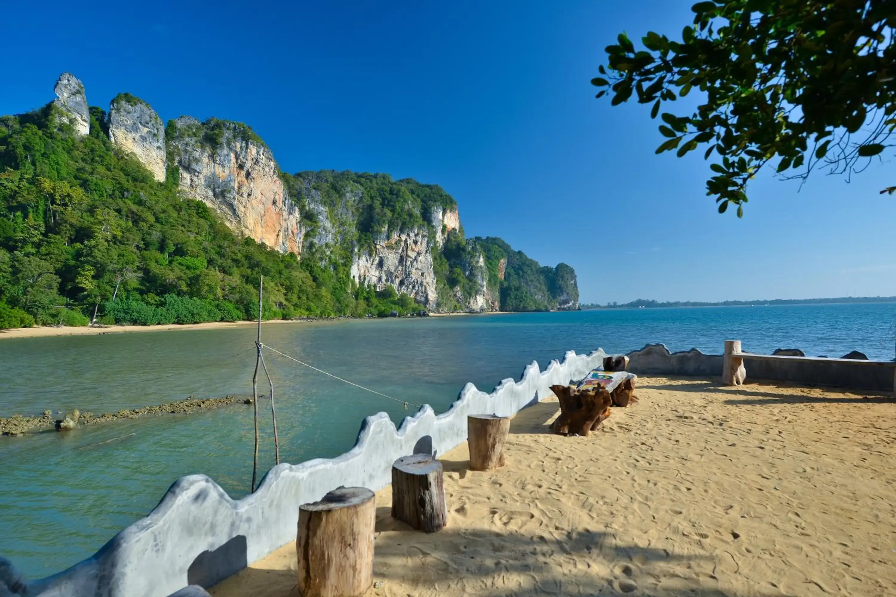 Beach in Railay Great View Resort Beach in Railay Great View Resort