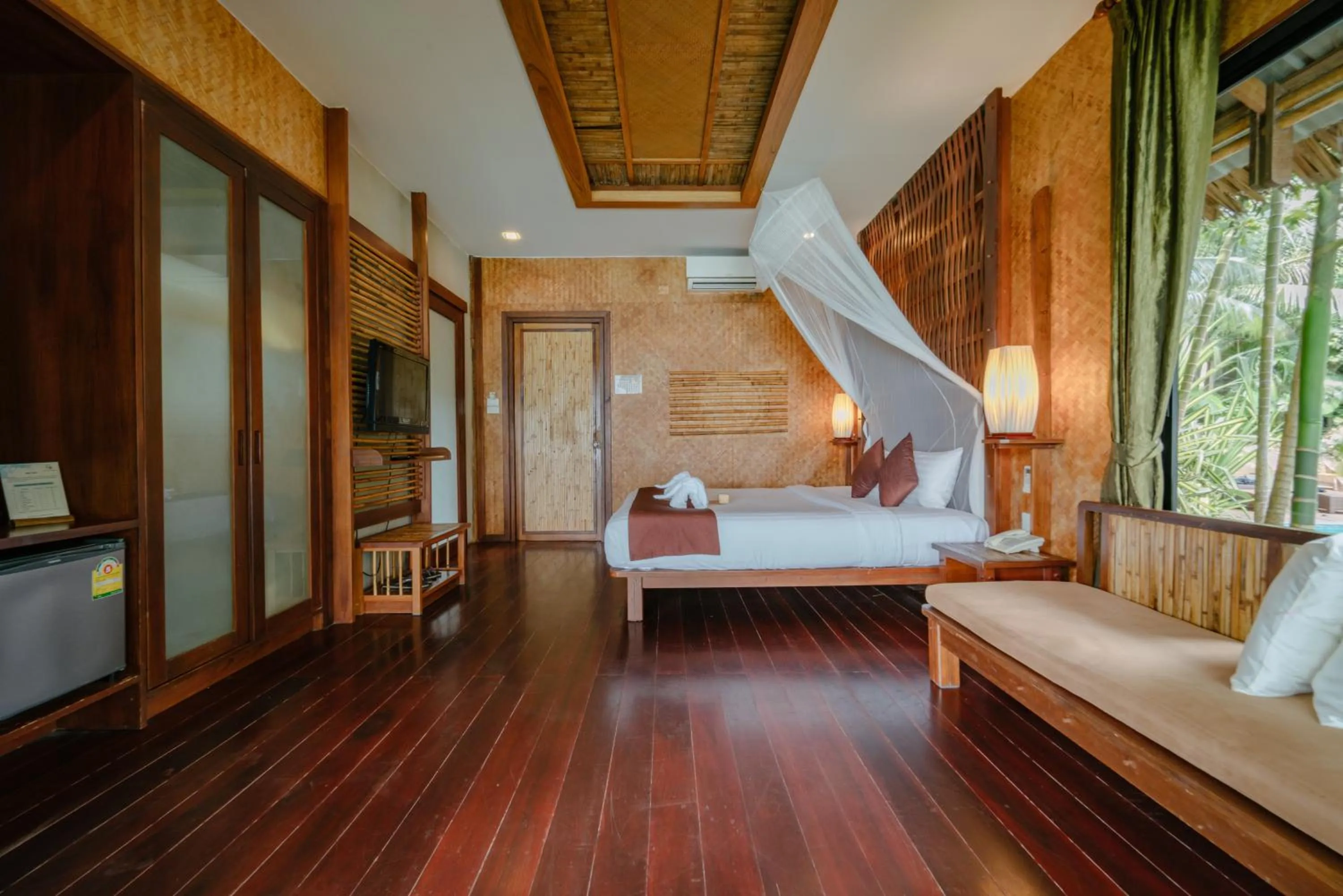 Bed in Railay Great View Resort