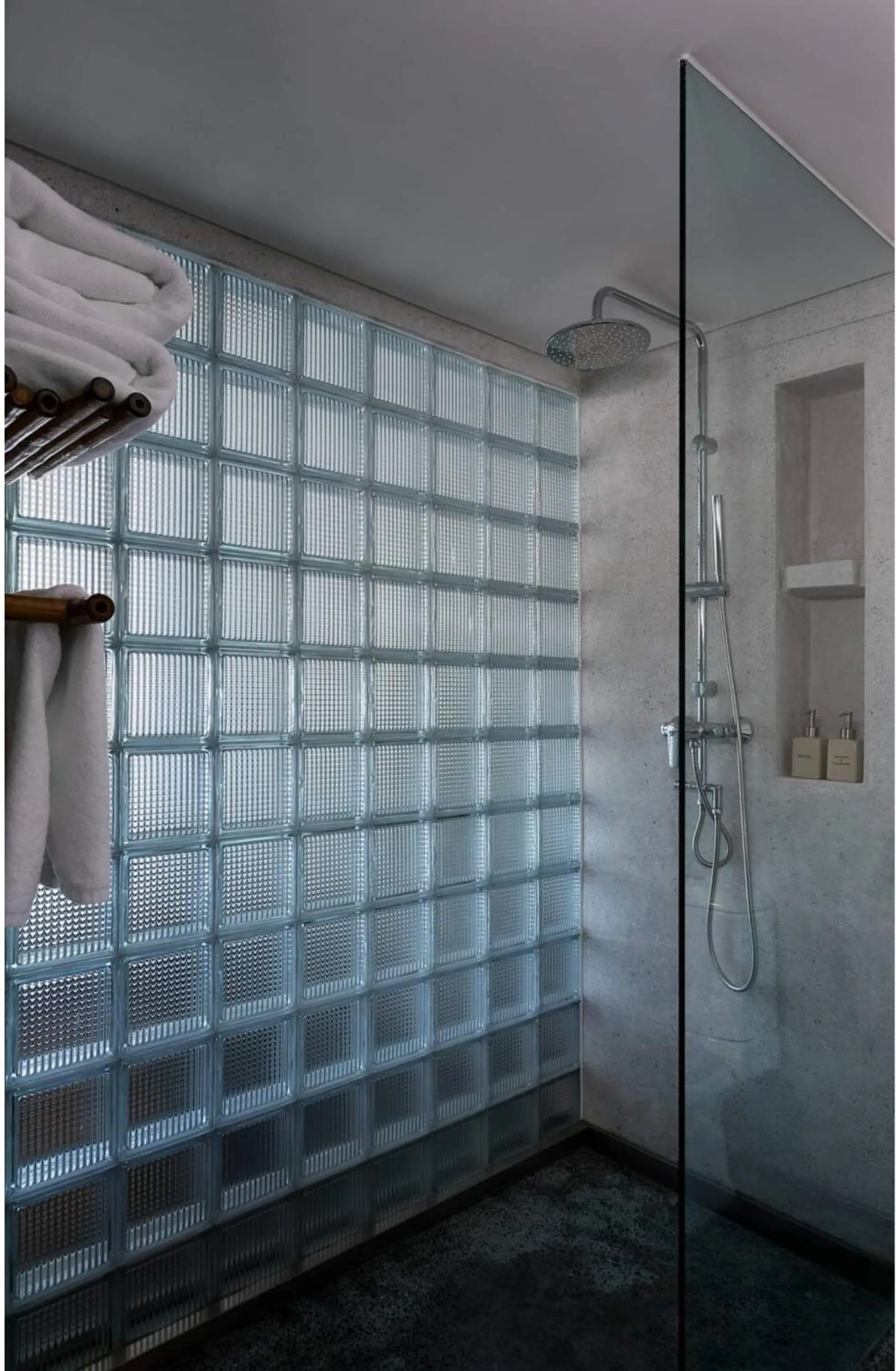 Shower in Alba Spa Hotel