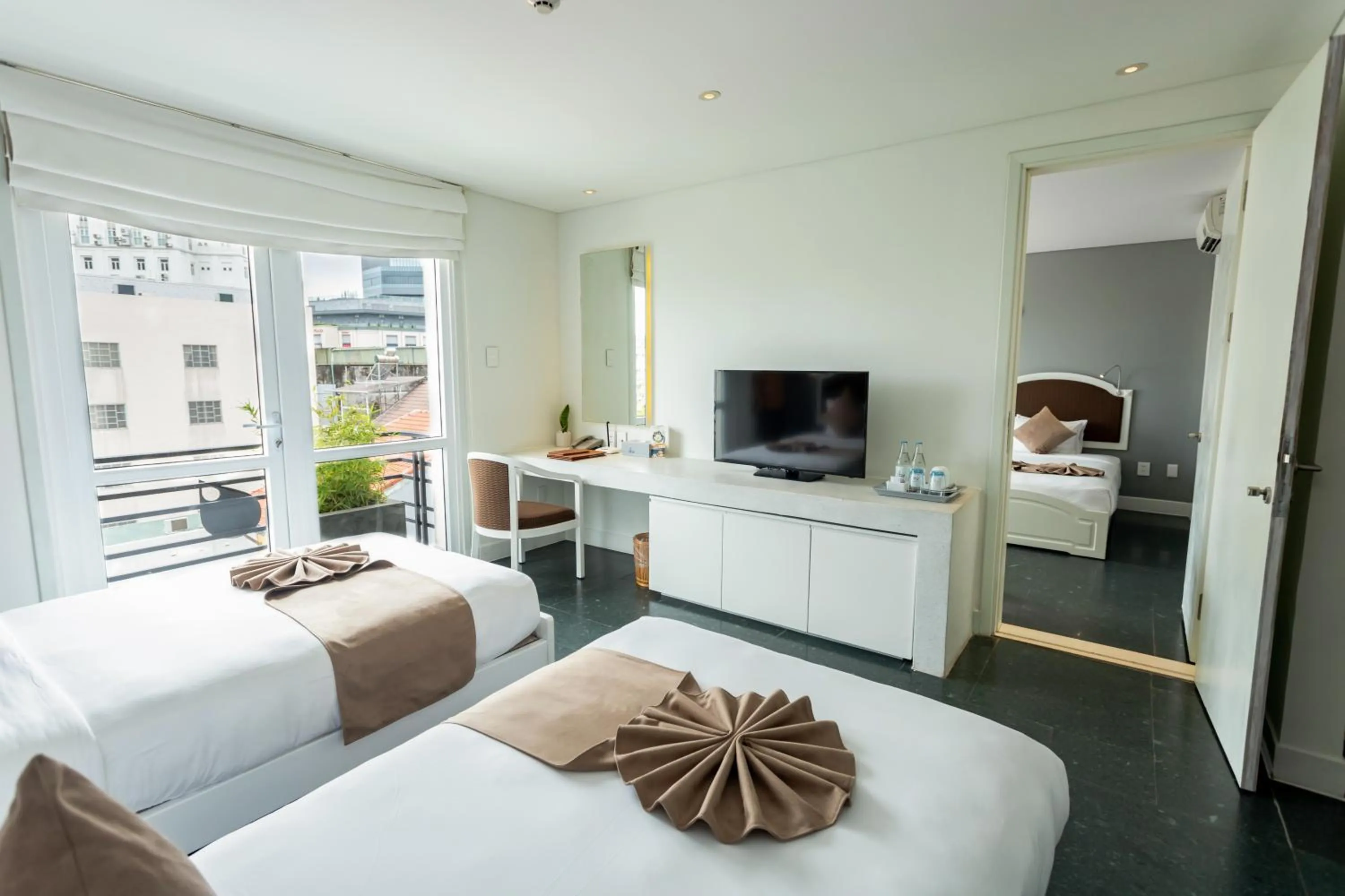 Property building, Bed in Alba Spa Hotel