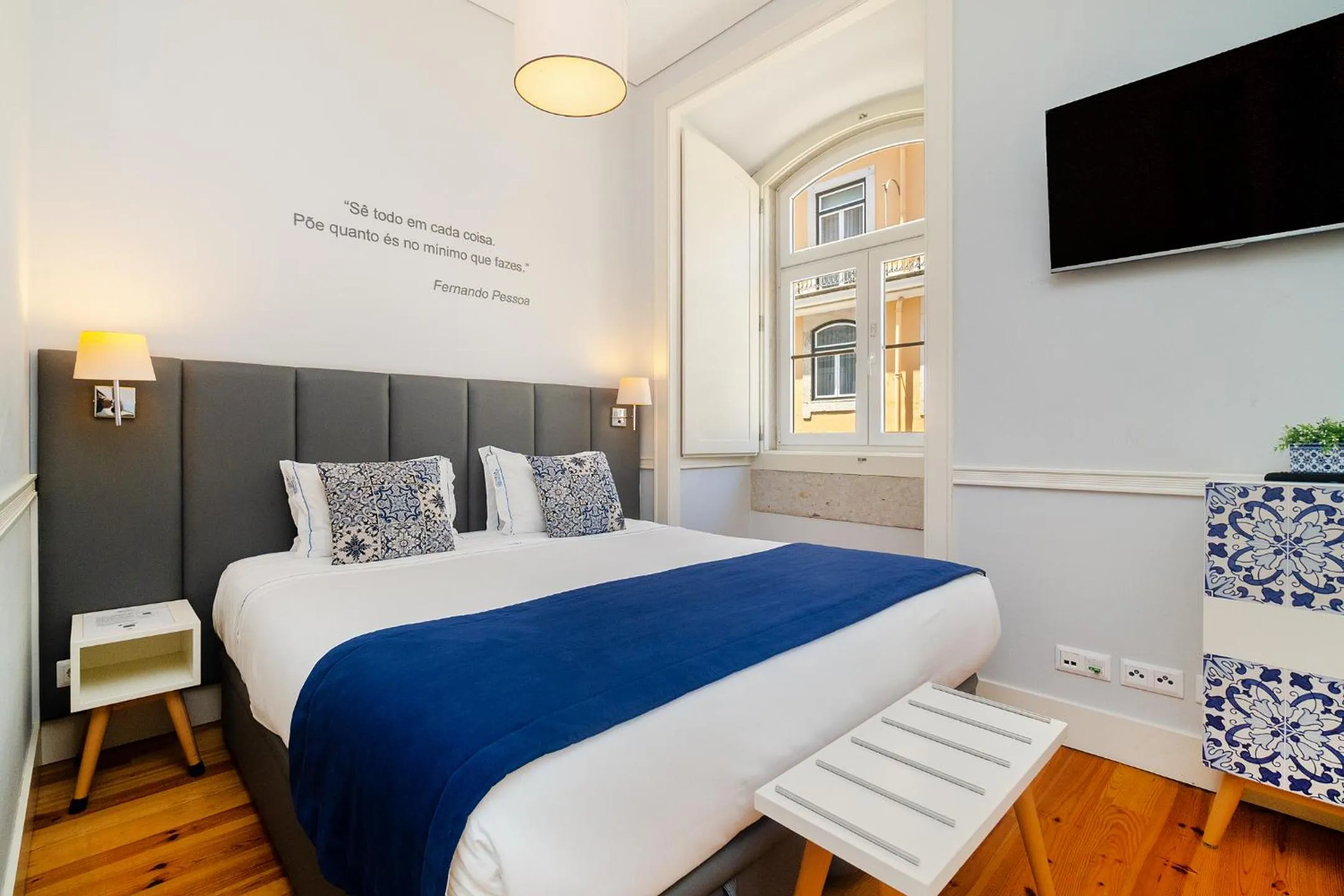 Bed in Villa Baixa - Lisbon Luxury Apartments
