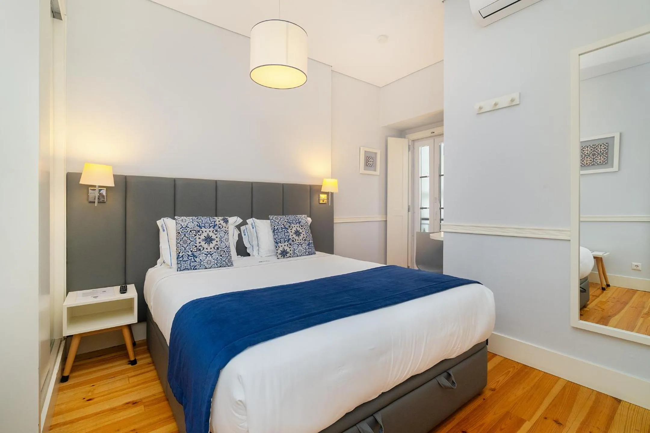 Bed in Villa Baixa - Lisbon Luxury Apartments