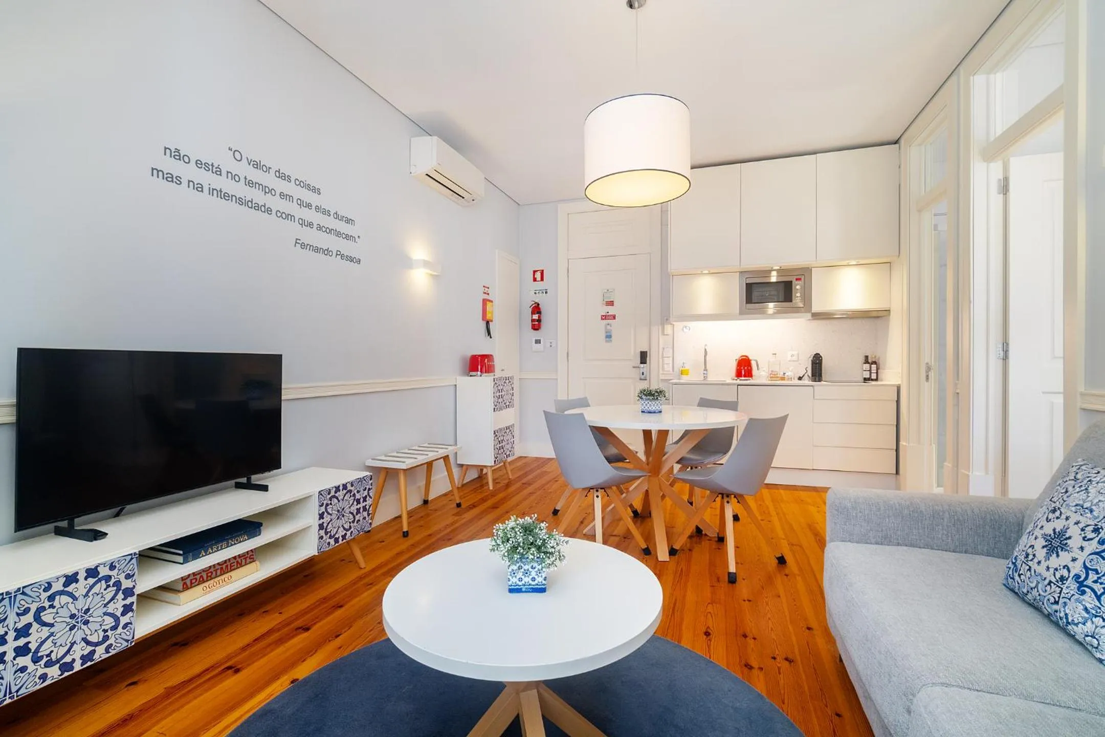 Kitchen or kitchenette in Villa Baixa - Lisbon Luxury Apartments