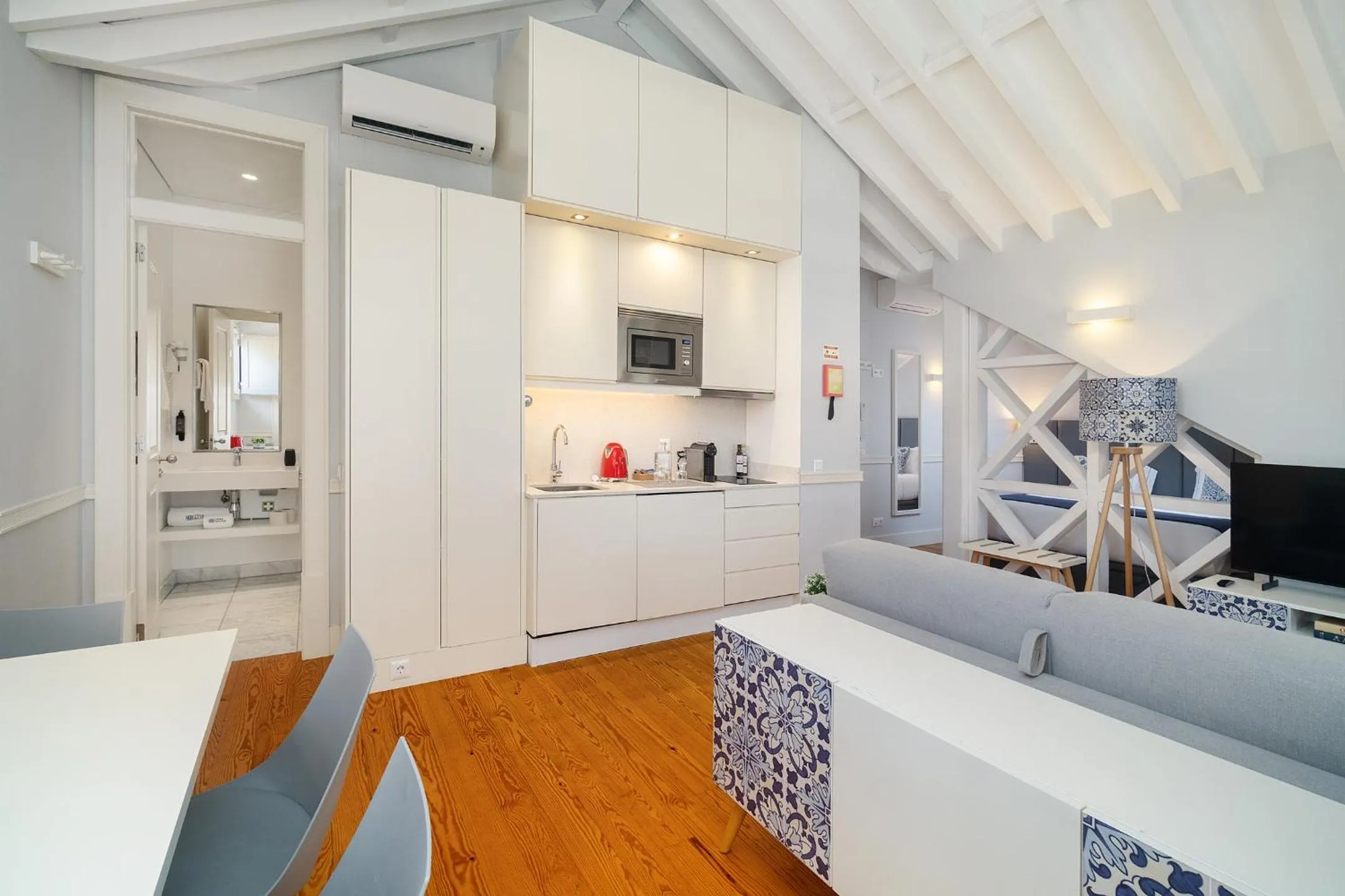 Kitchen or kitchenette in Villa Baixa - Lisbon Luxury Apartments