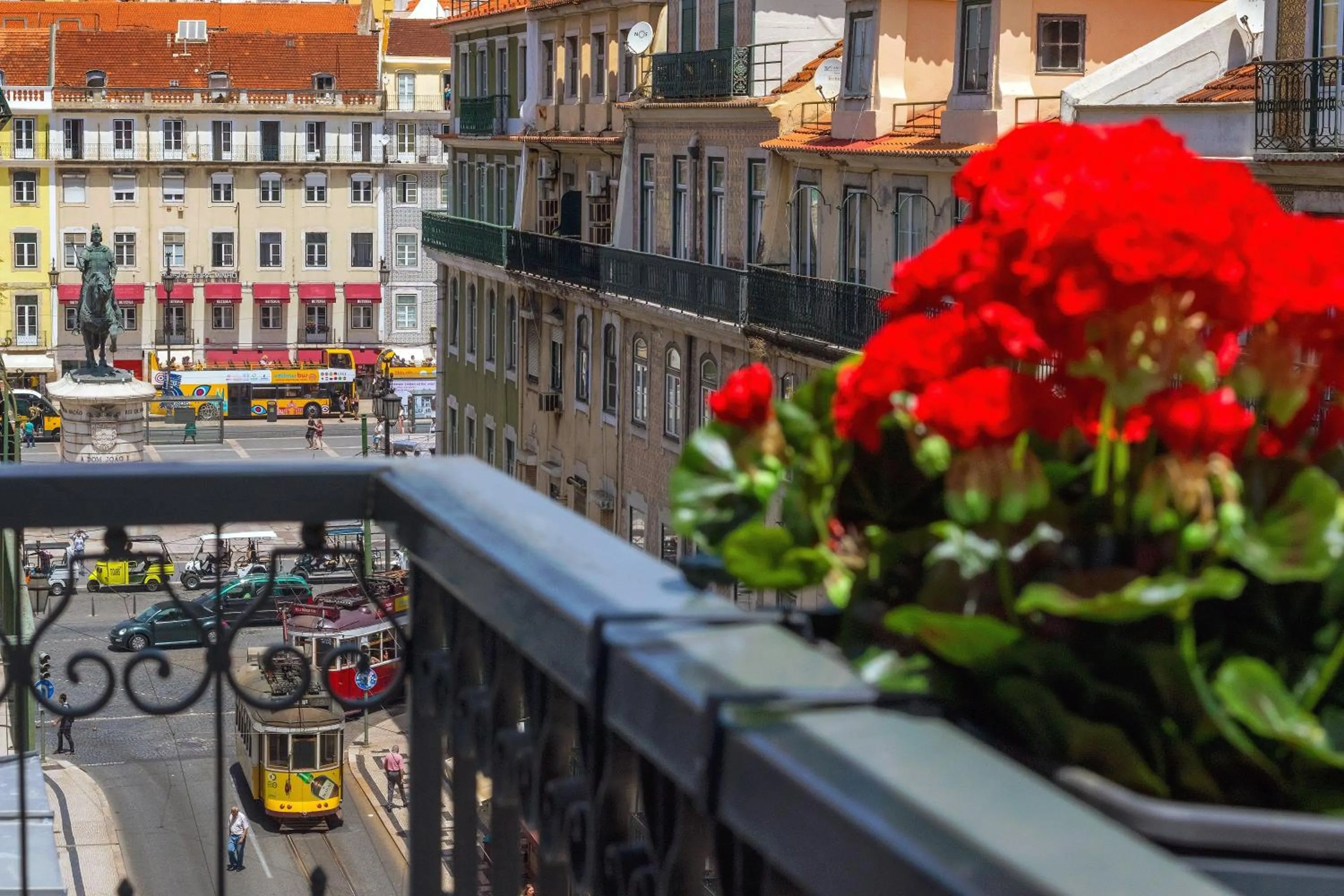 Landmark view in Villa Baixa - Lisbon Luxury Apartments