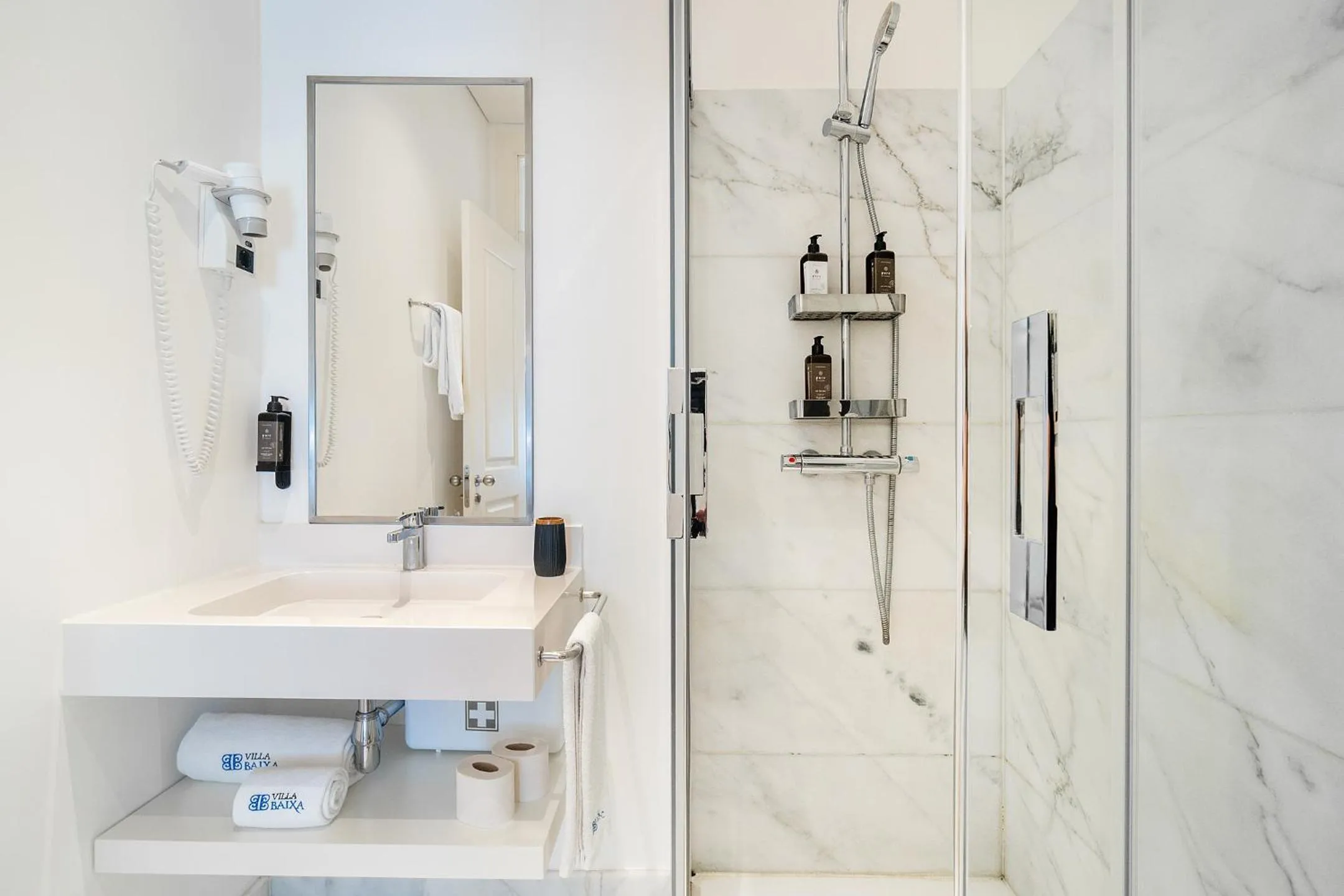 Shower in Villa Baixa - Lisbon Luxury Apartments