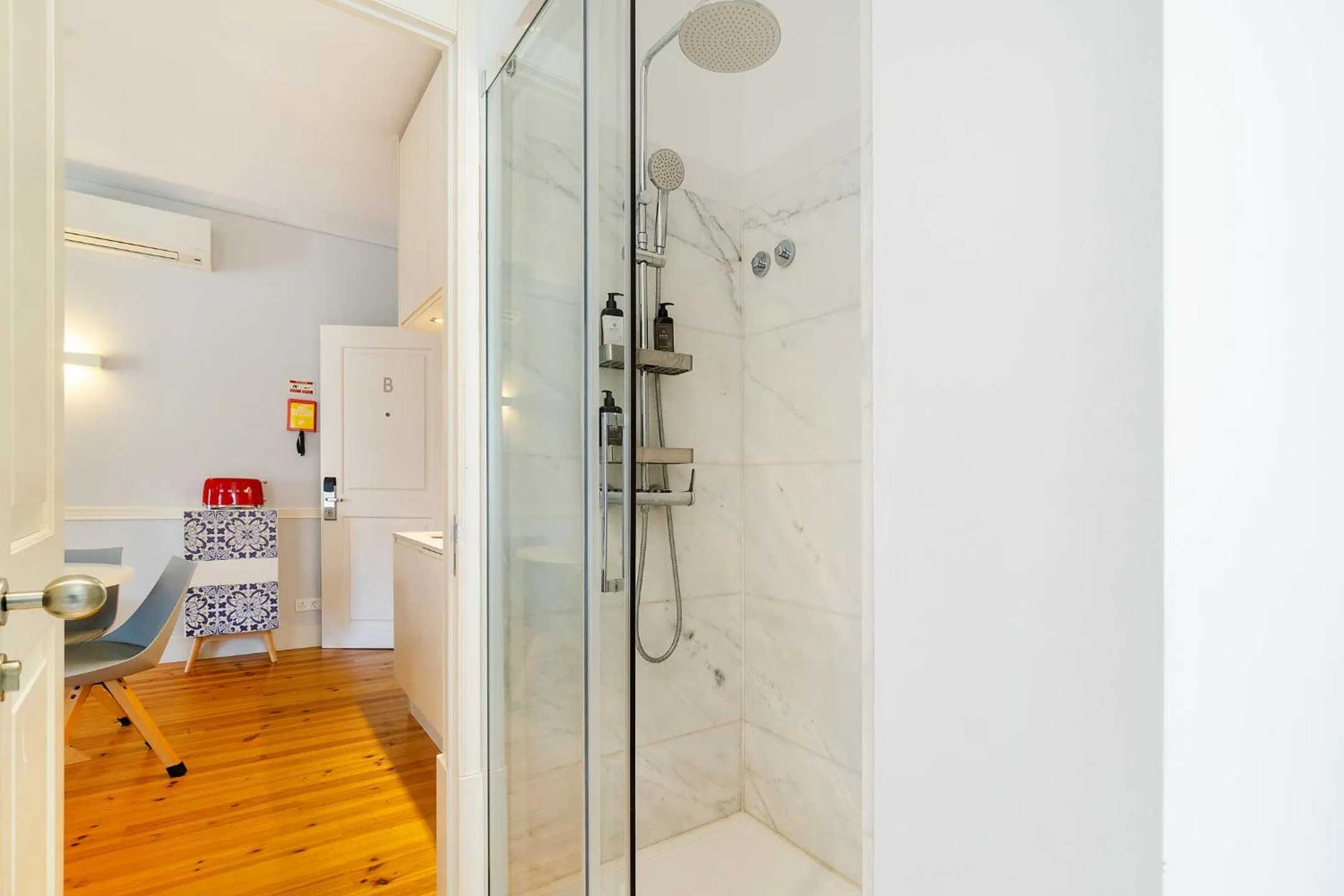Shower in Villa Baixa - Lisbon Luxury Apartments