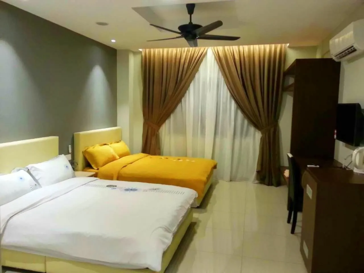 Photo of the whole room, Bed in Malacca Hotel Apartment