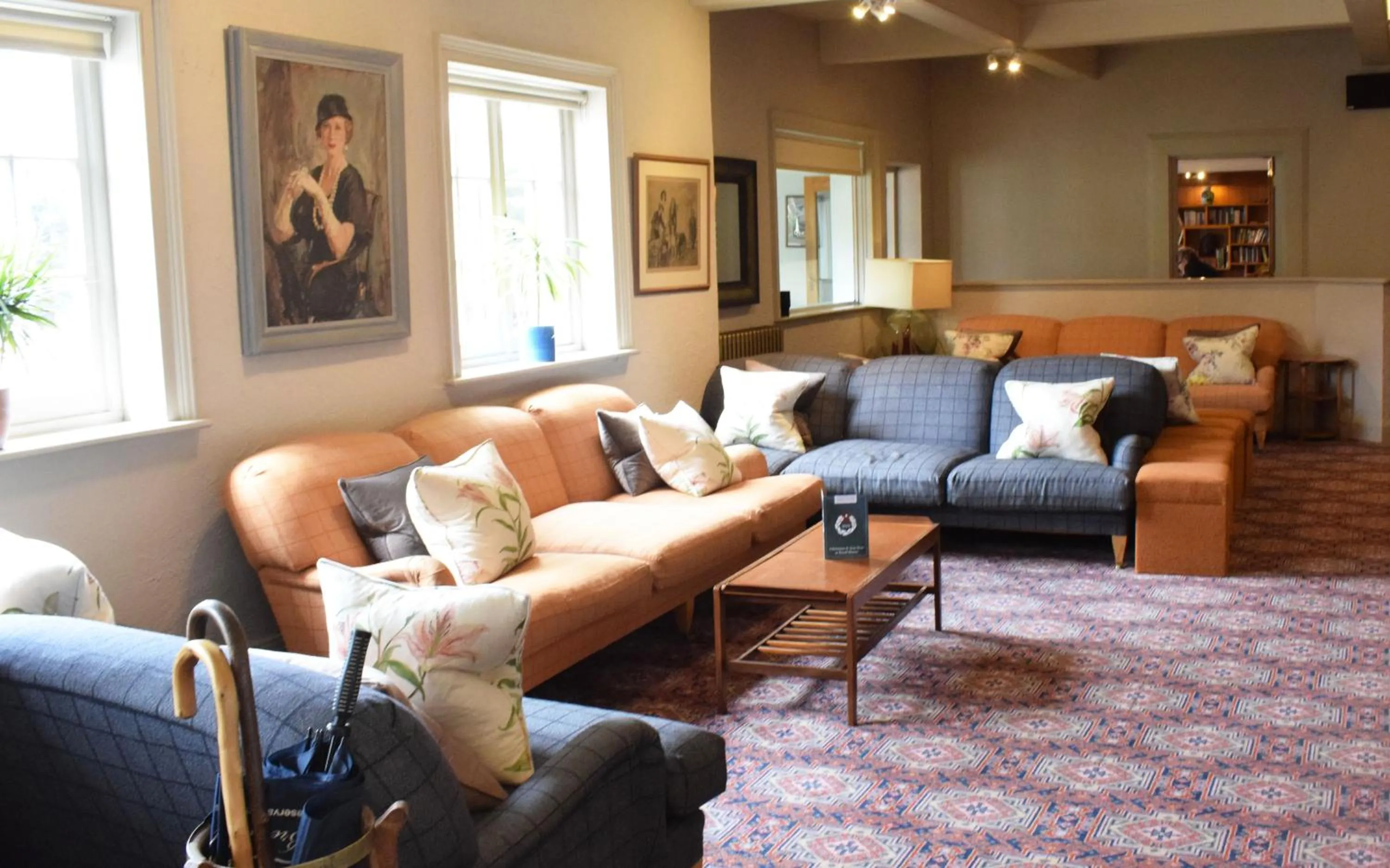 Lounge or bar in Knoll House