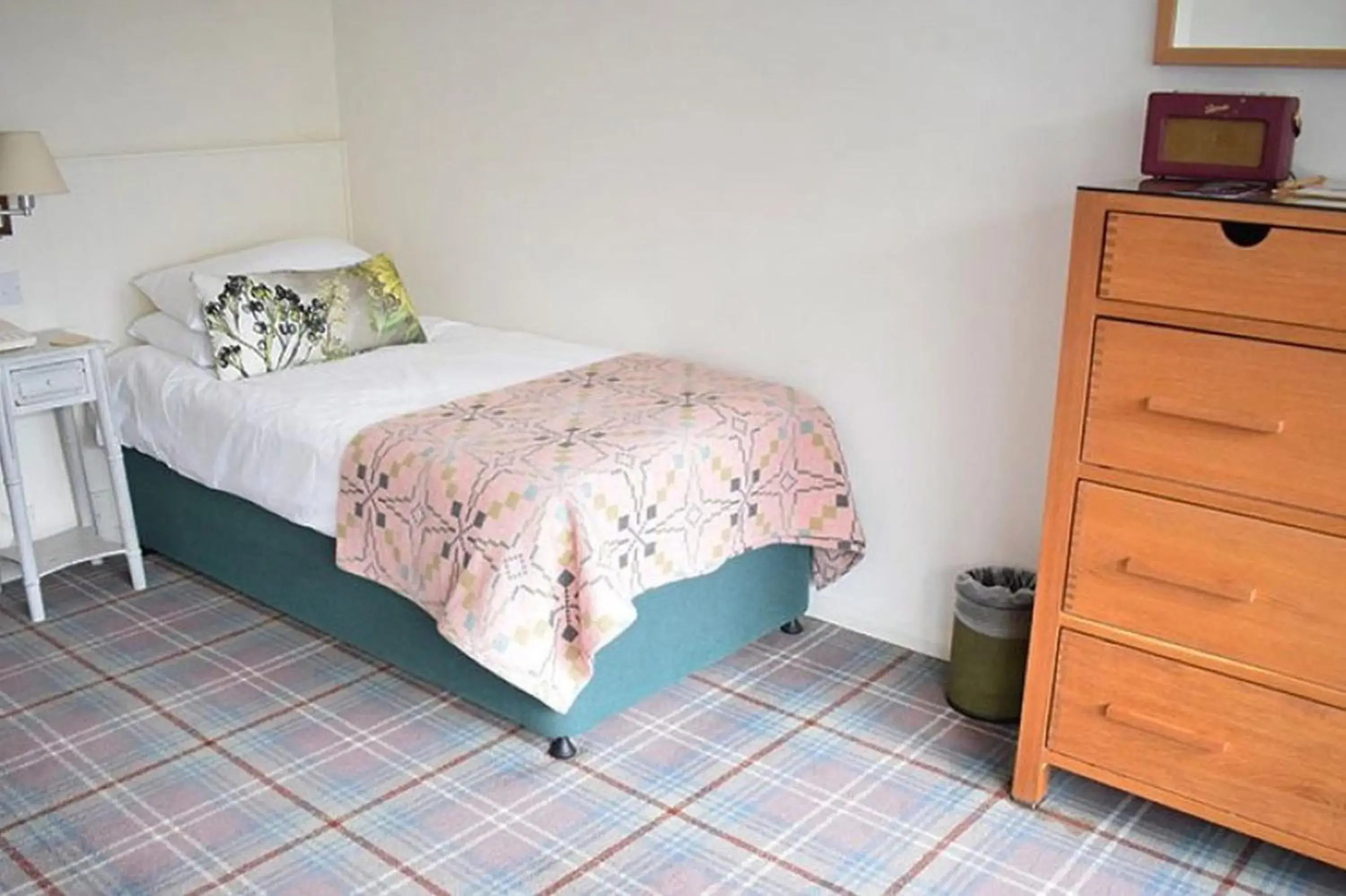 Three-Bedroom Suite in Knoll House Three-Bedroom Suite in Knoll House