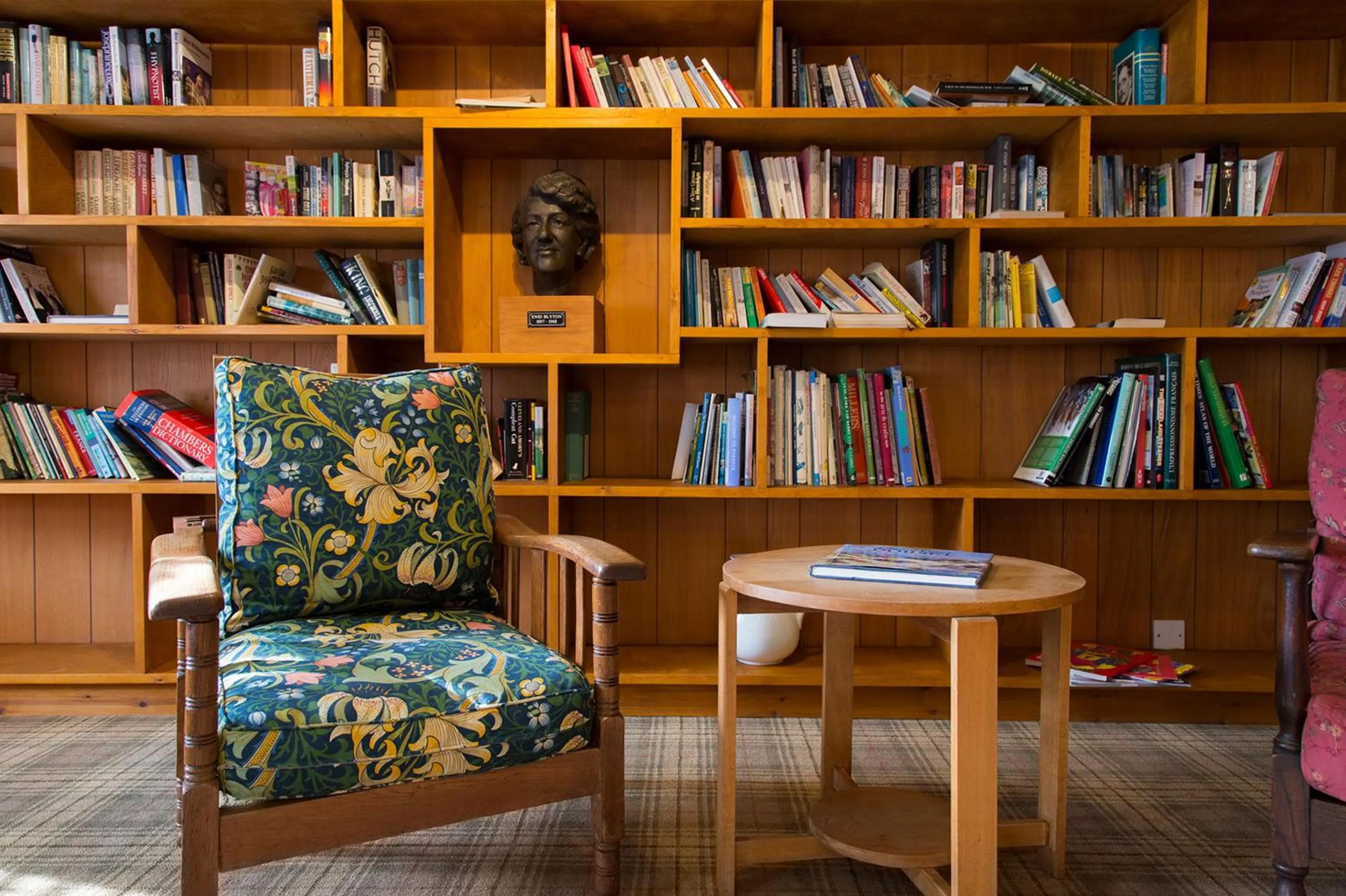 Library in Knoll House