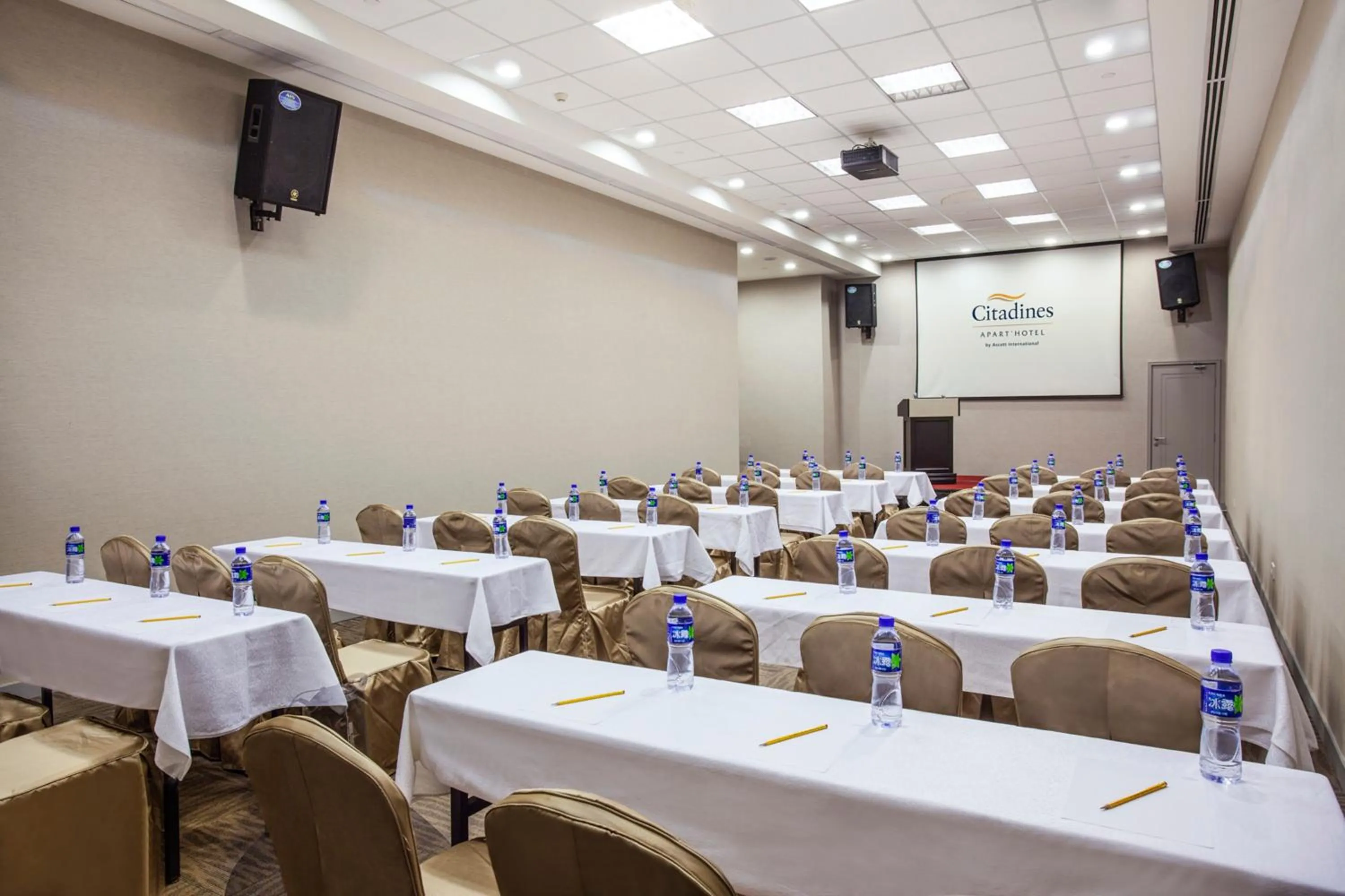 Meeting/conference room in Citadines Zhuankou Wuhan