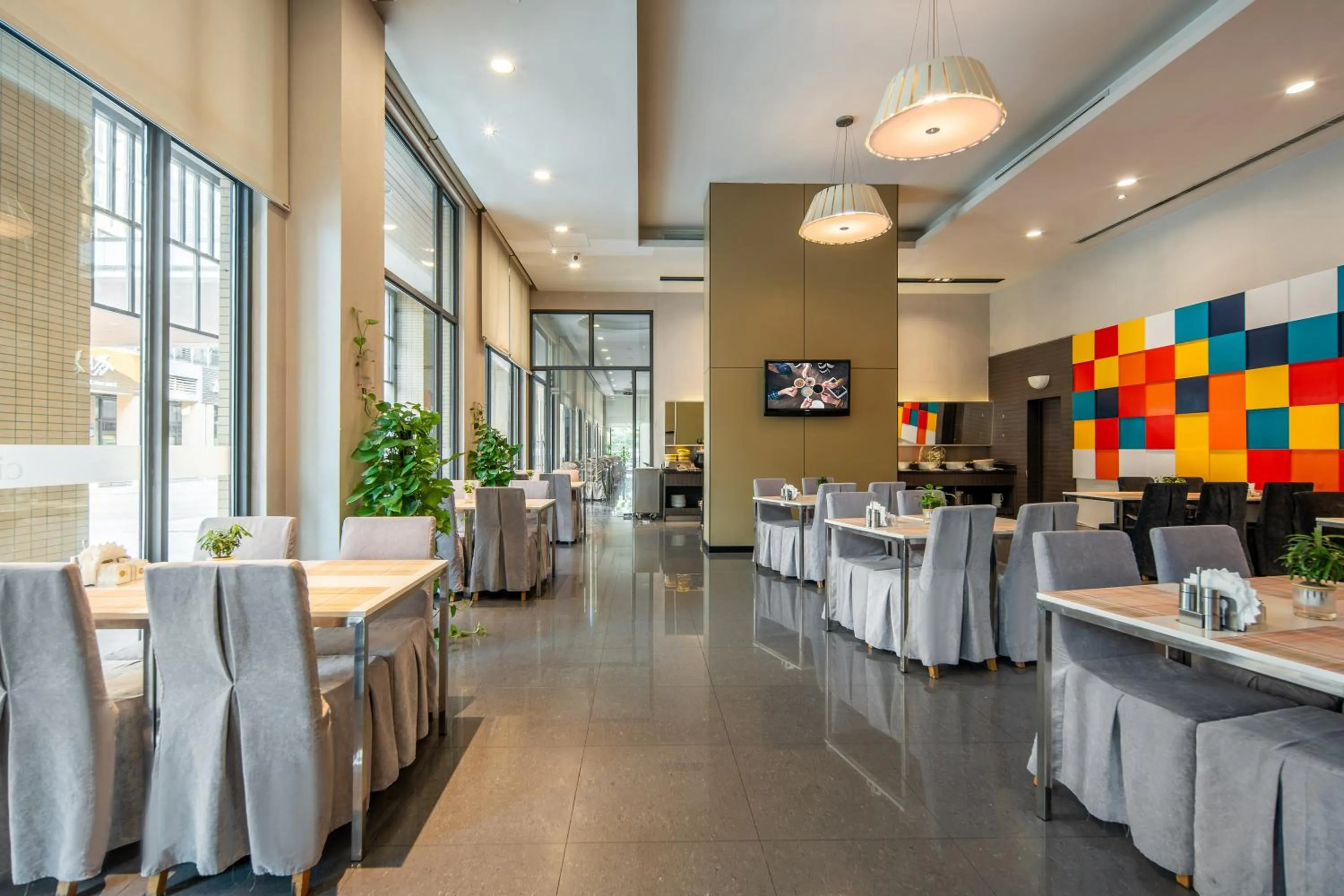 Restaurant/places to eat in Citadines Zhuankou Wuhan