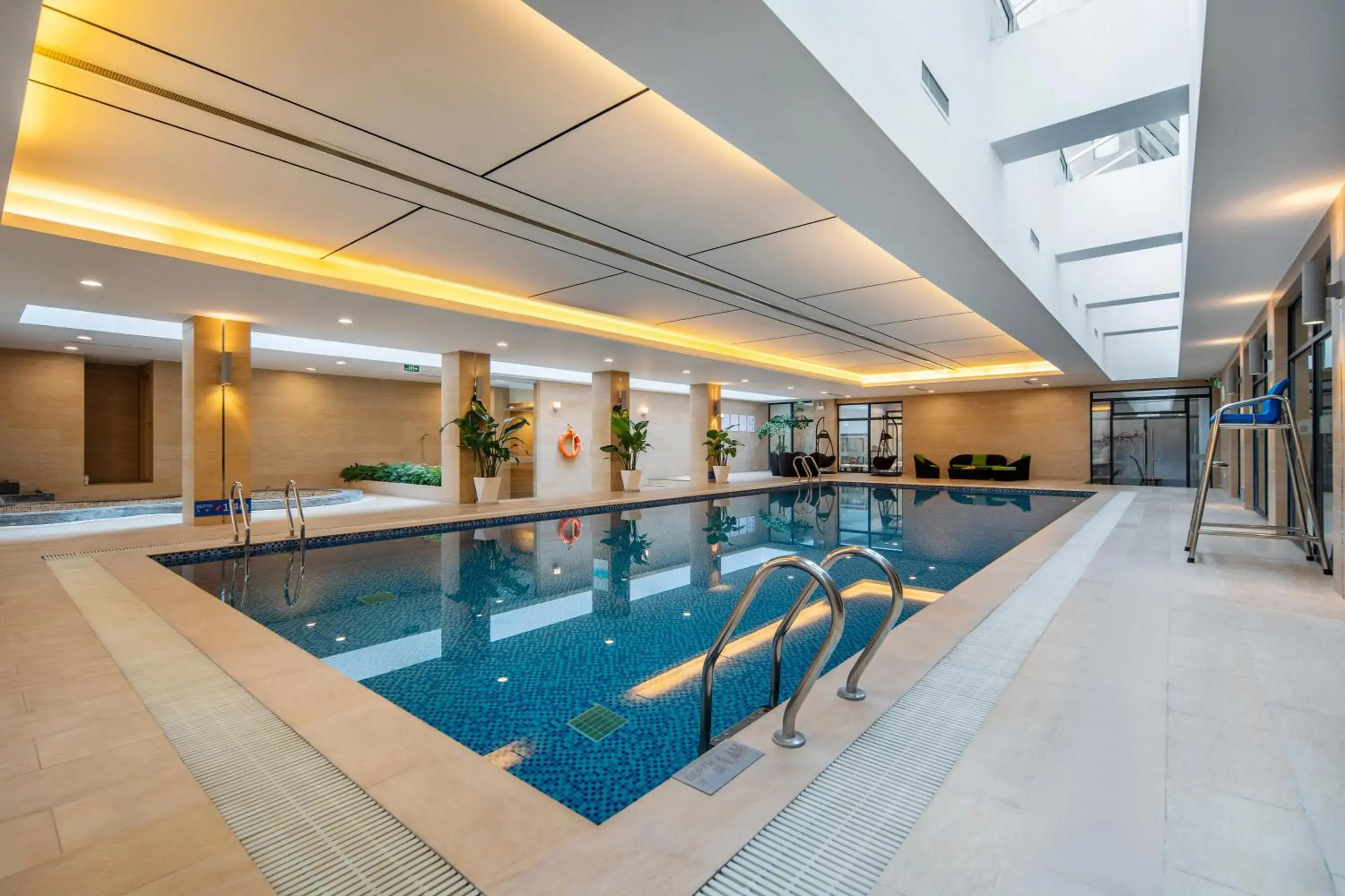 Pool view in Citadines Zhuankou Wuhan Pool view in Citadines Zhuankou Wuhan