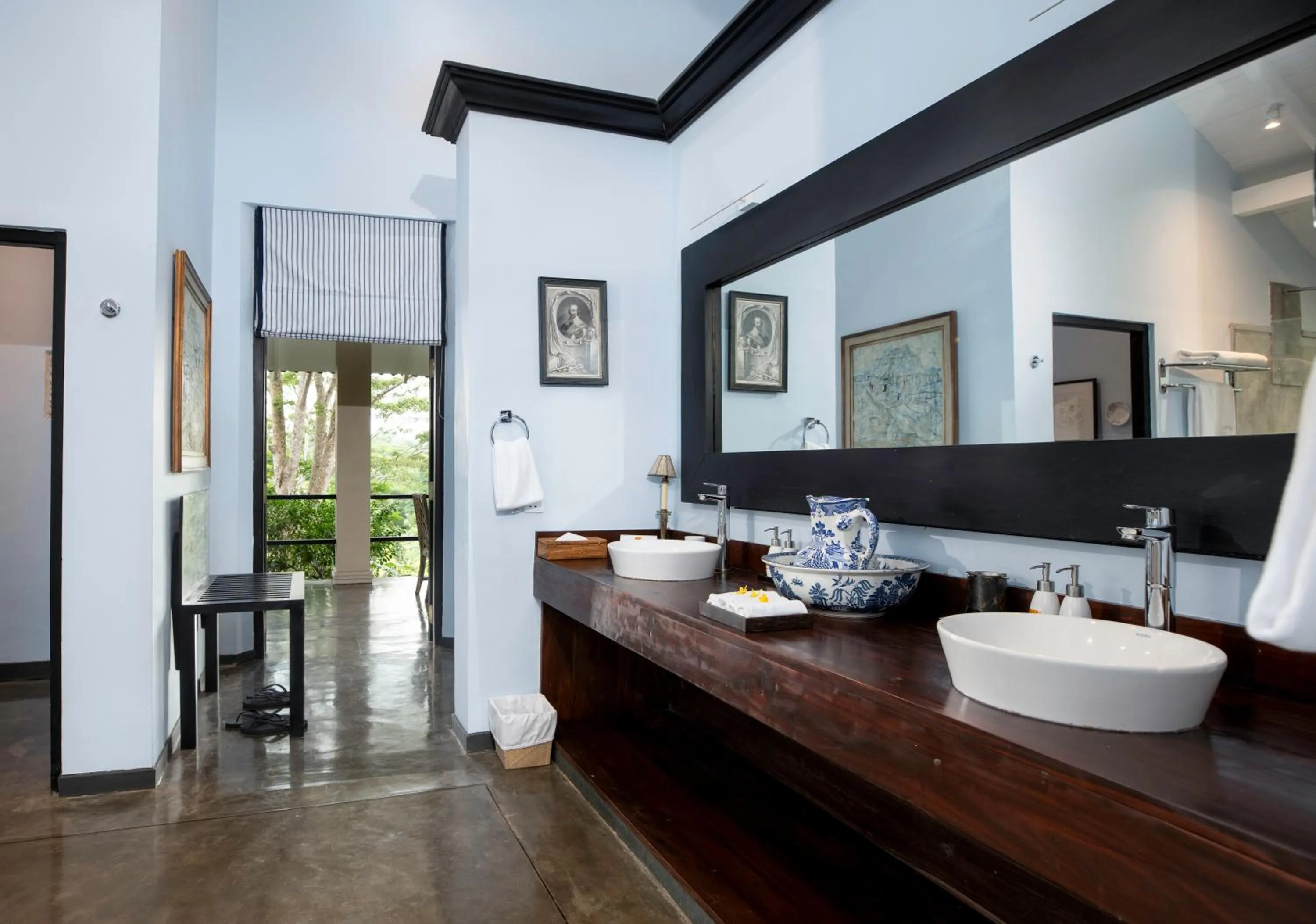 Bathroom in Kahanda Kanda