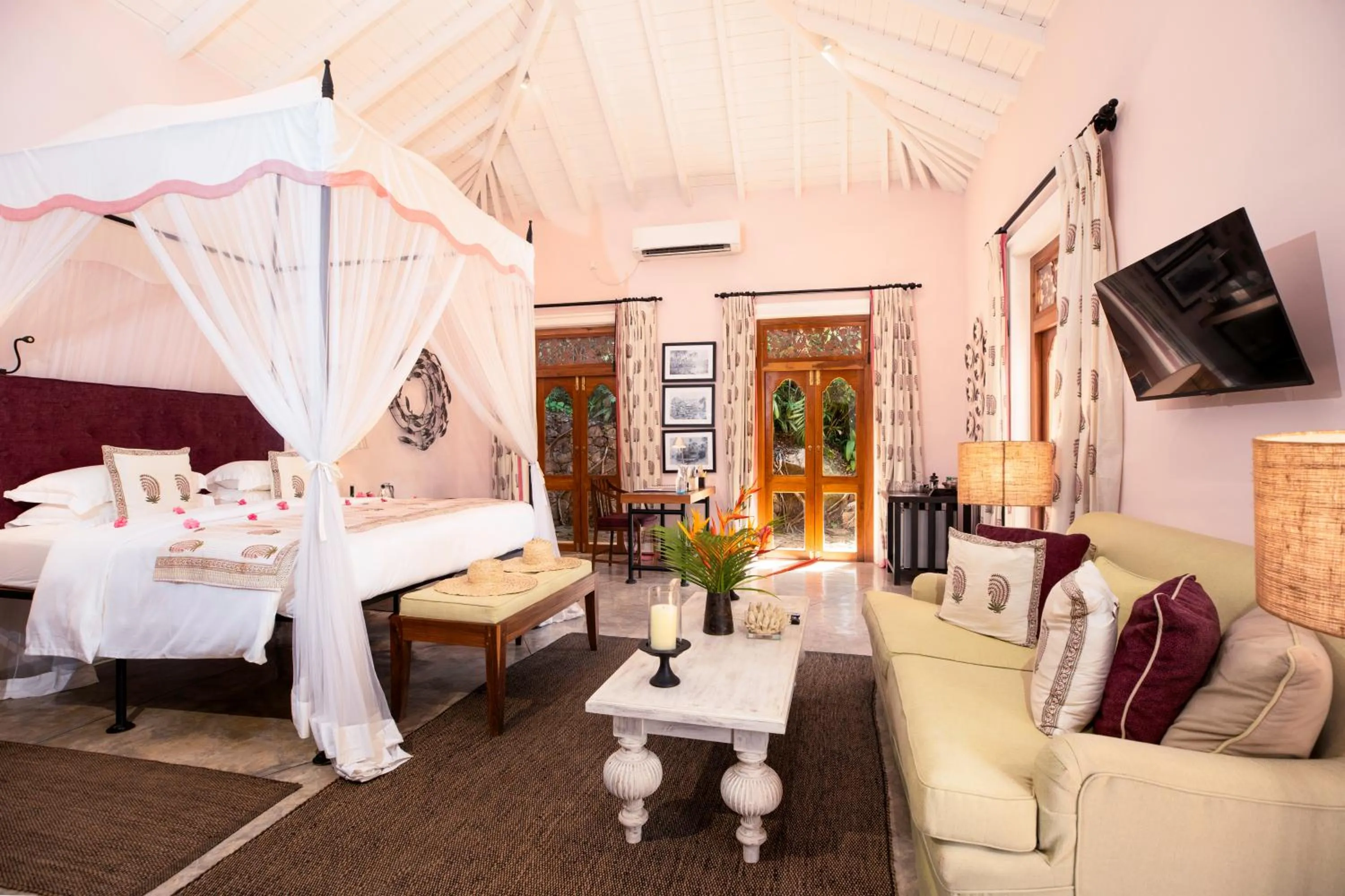 Photo of the whole room, Bed in Kahanda Kanda