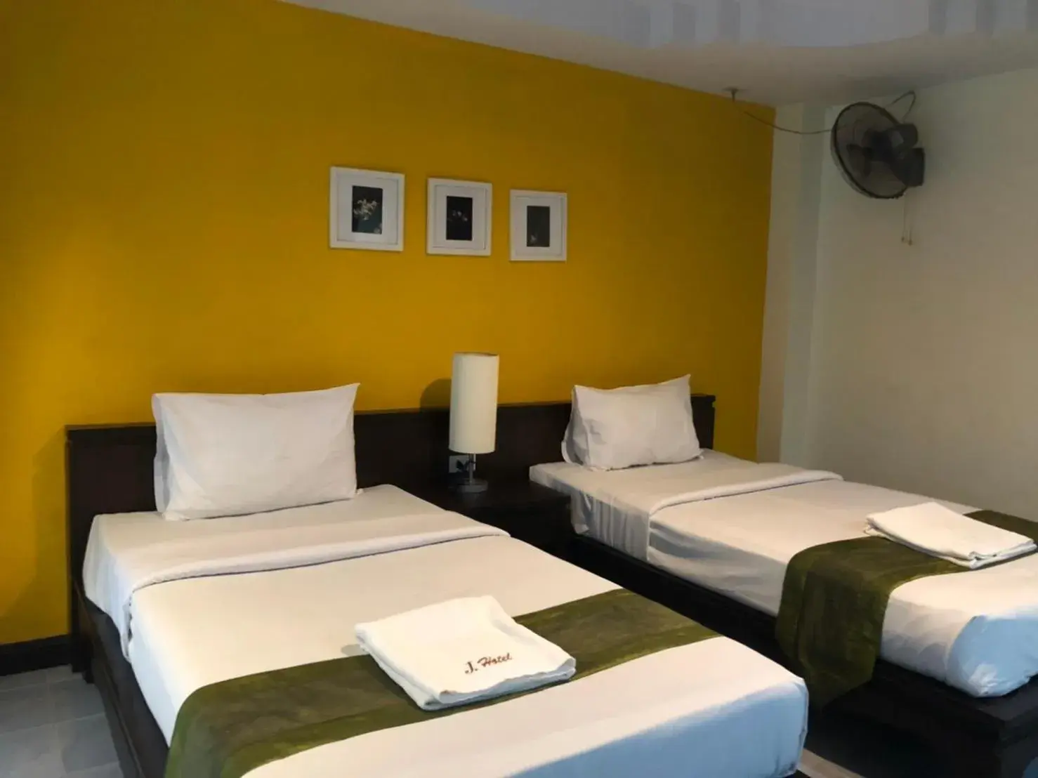 Bed in J Hotel Bed in J Hotel