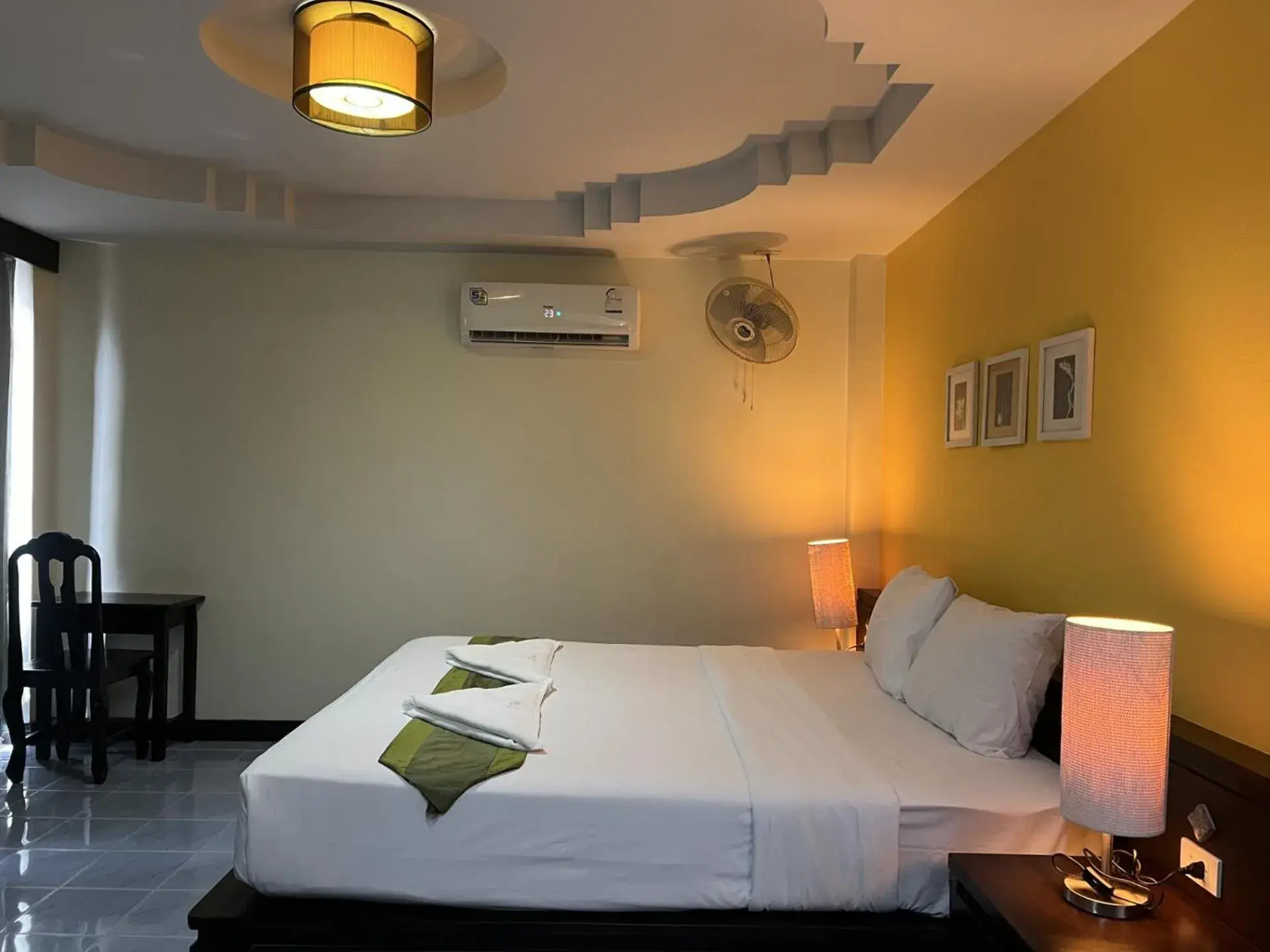 Bed in J Hotel Bed in J Hotel