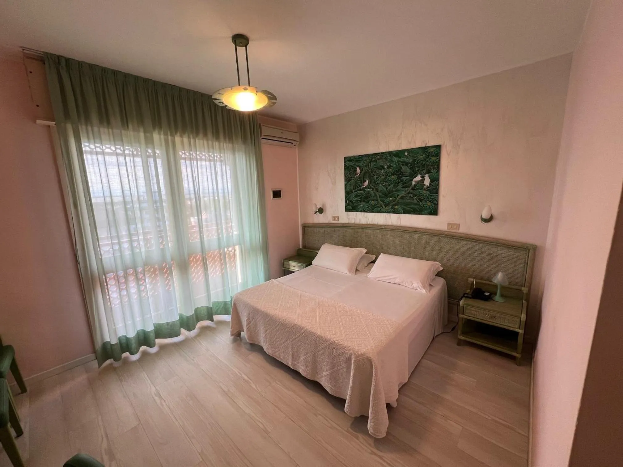 Bed in Hotel American