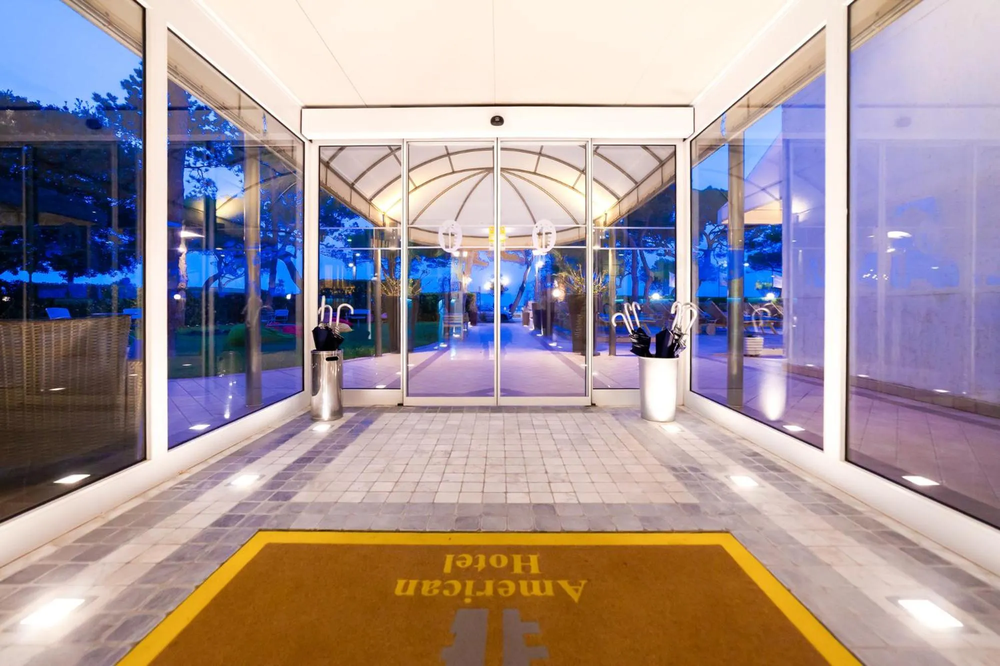 Facade/entrance in Hotel American