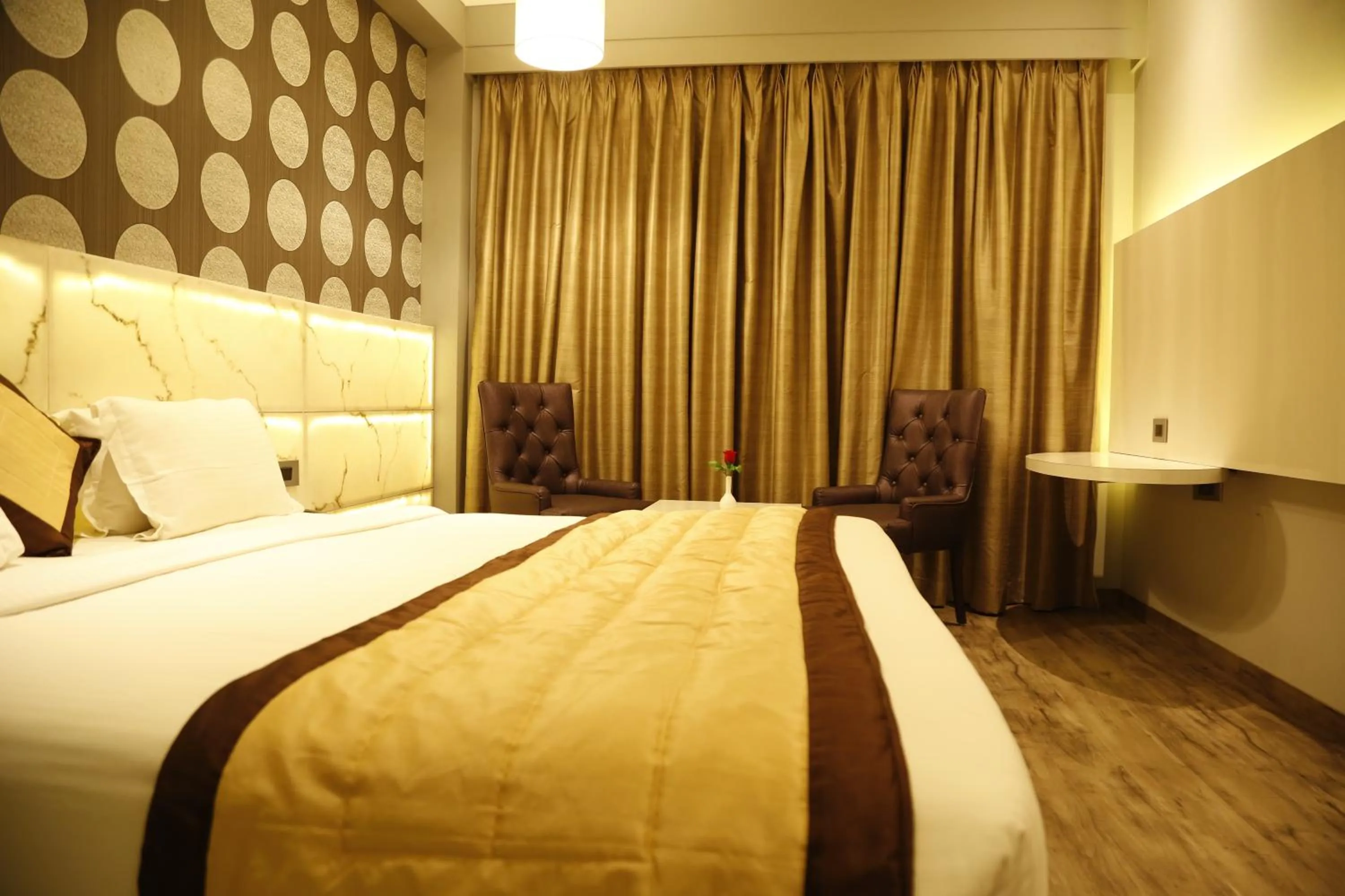 Bedroom, Bed in Hotel Orange