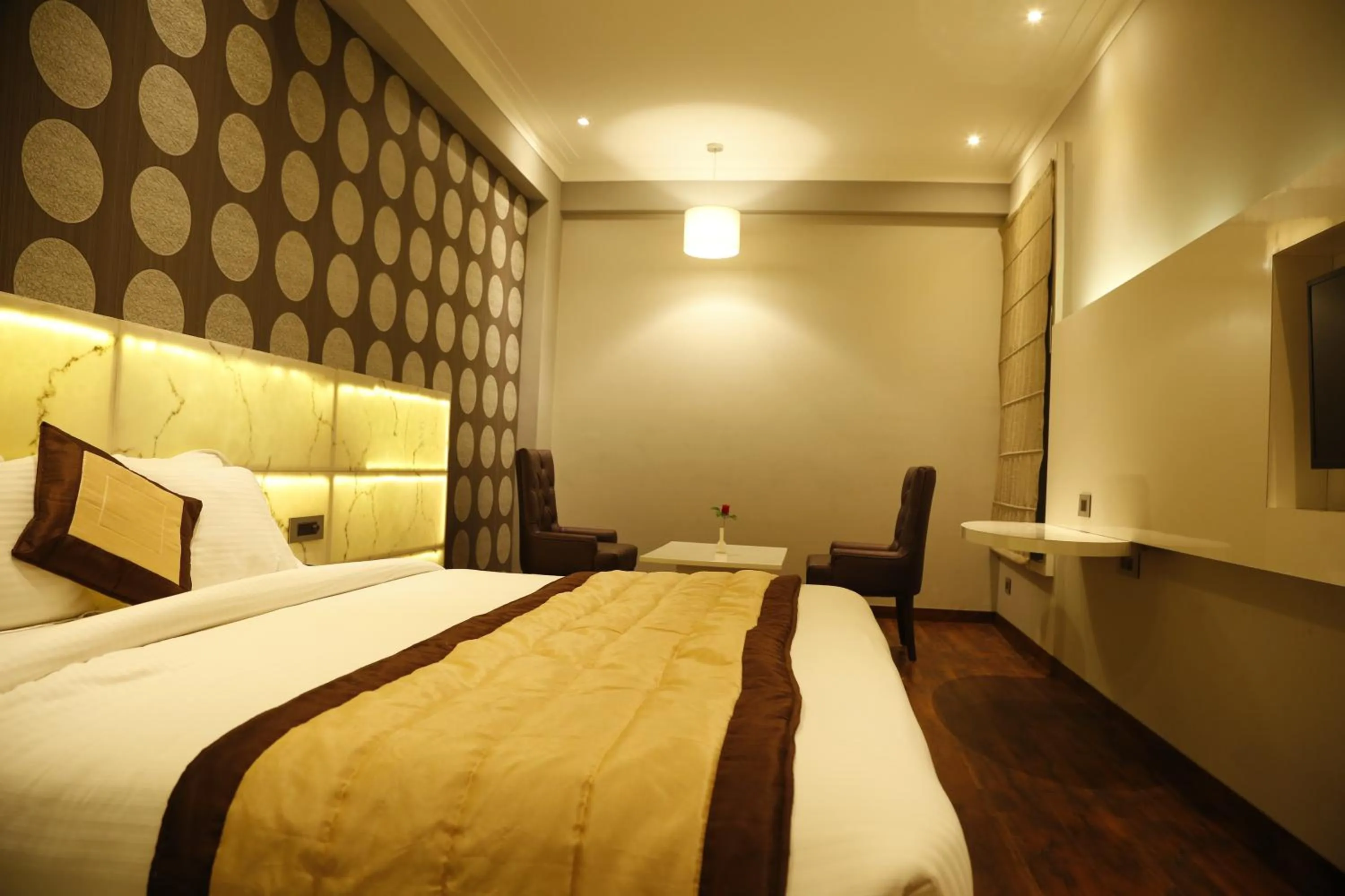 Bedroom, Bed in Hotel Orange