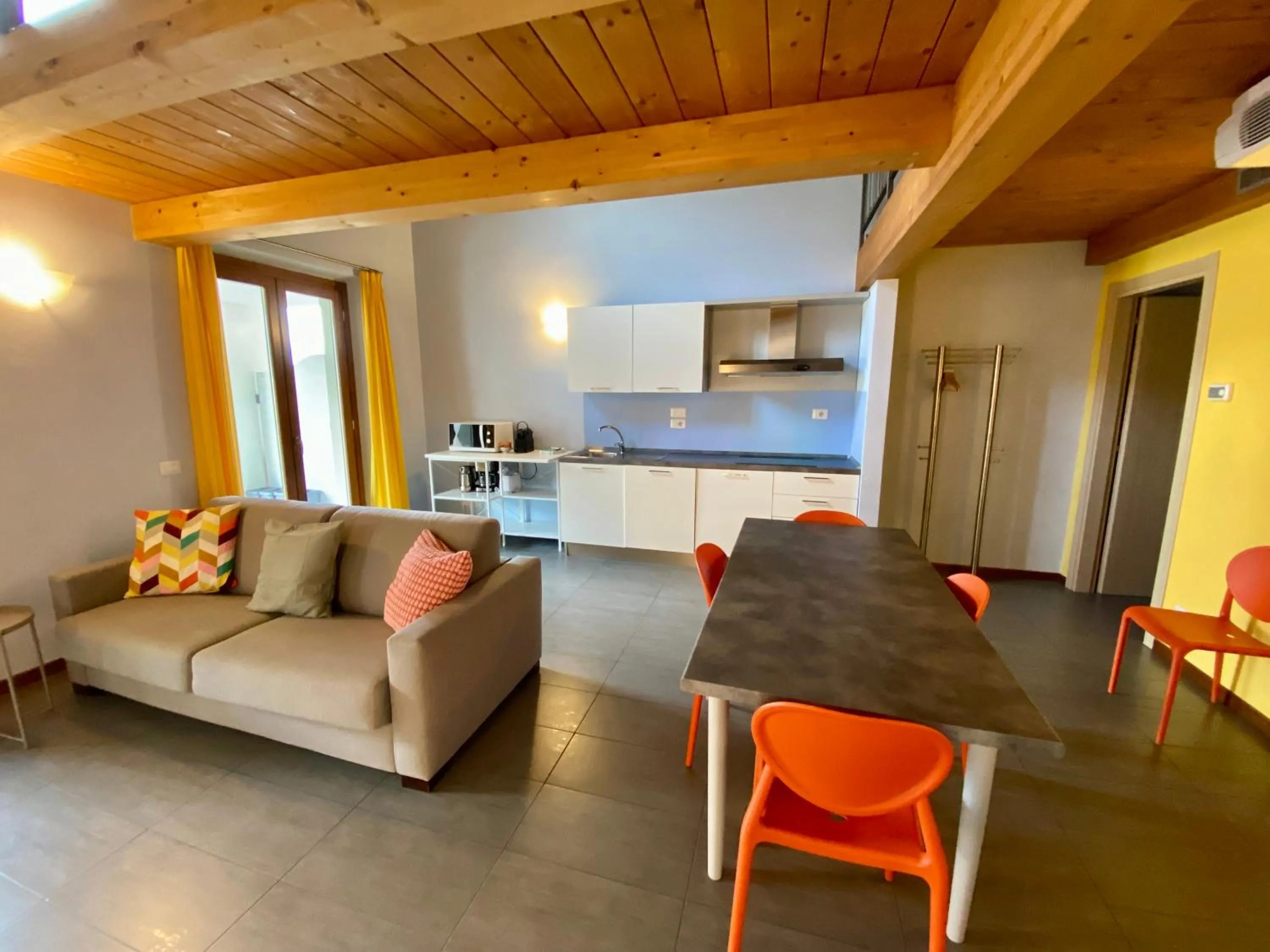 Kitchen or kitchenette in Marenca Residence
