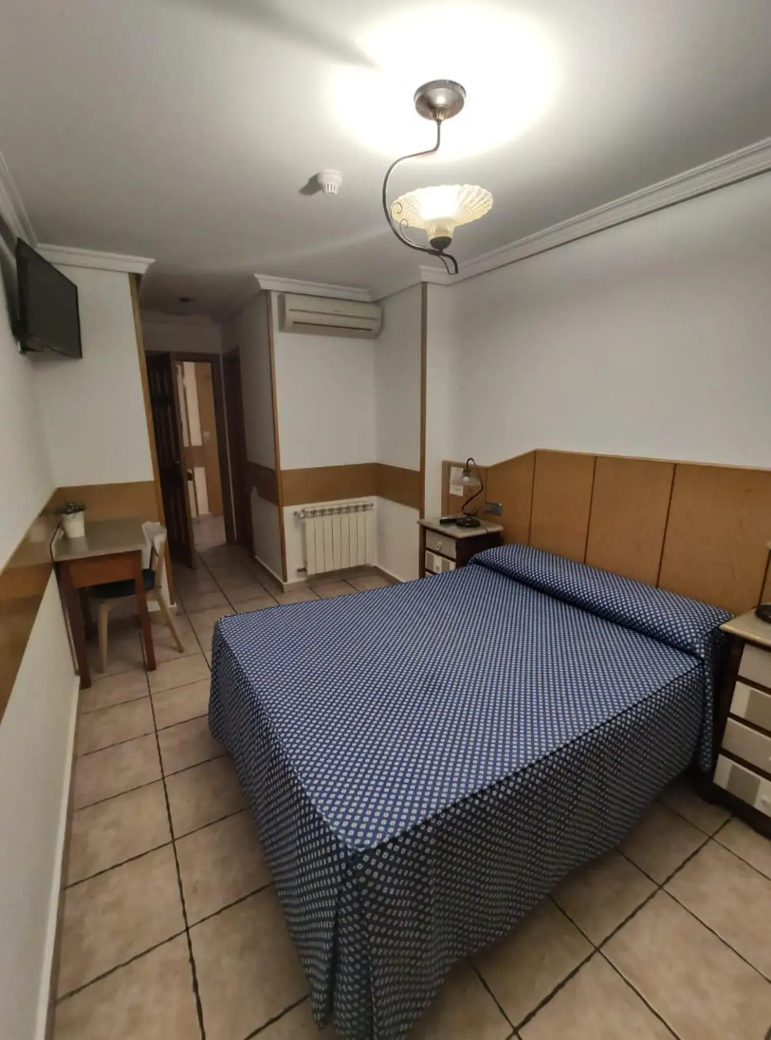 Double Room in Hostal Maria Ronda Double Room in Hostal Maria Ronda