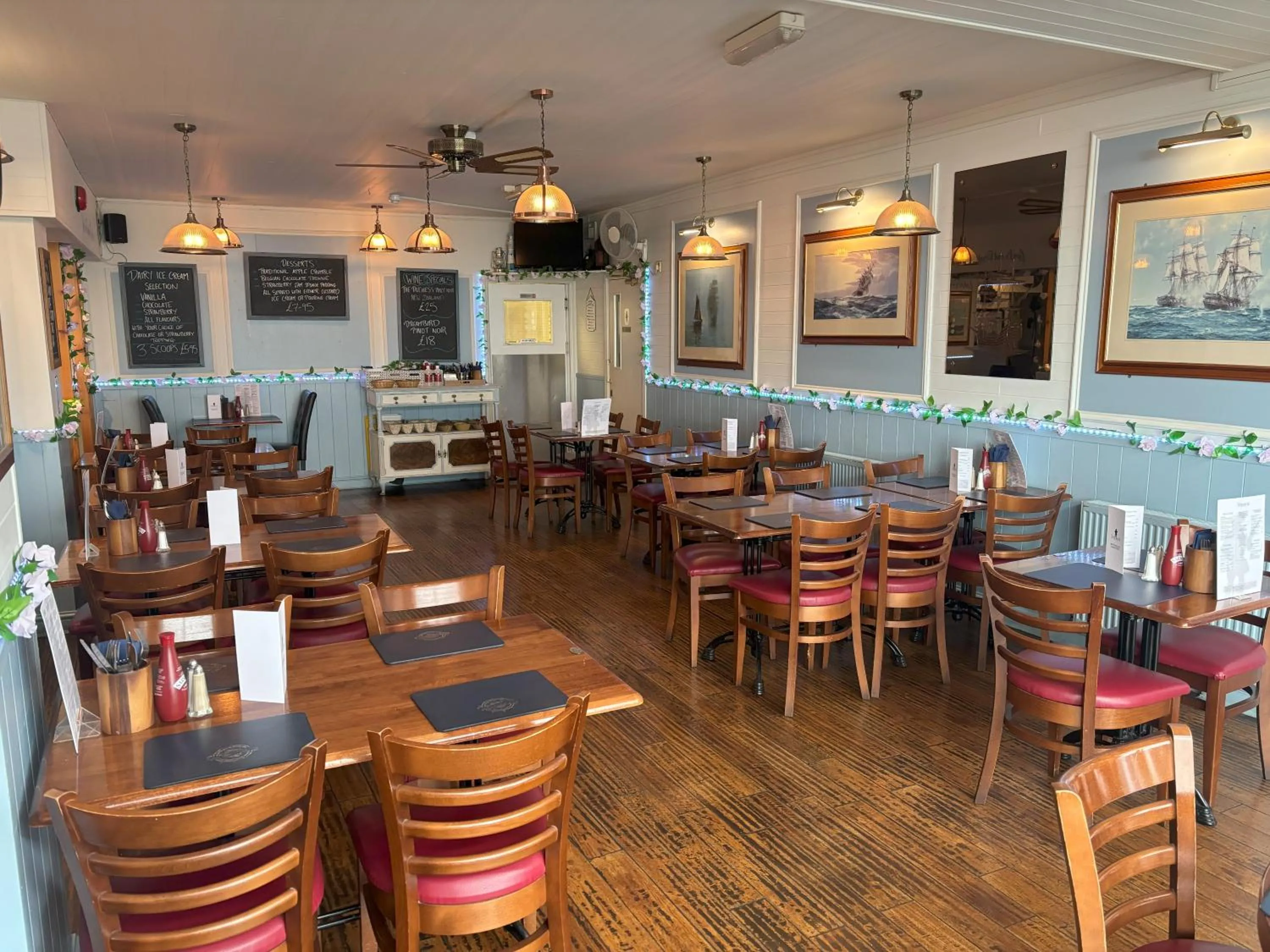 Restaurant/places to eat in The Buccaneer Inn