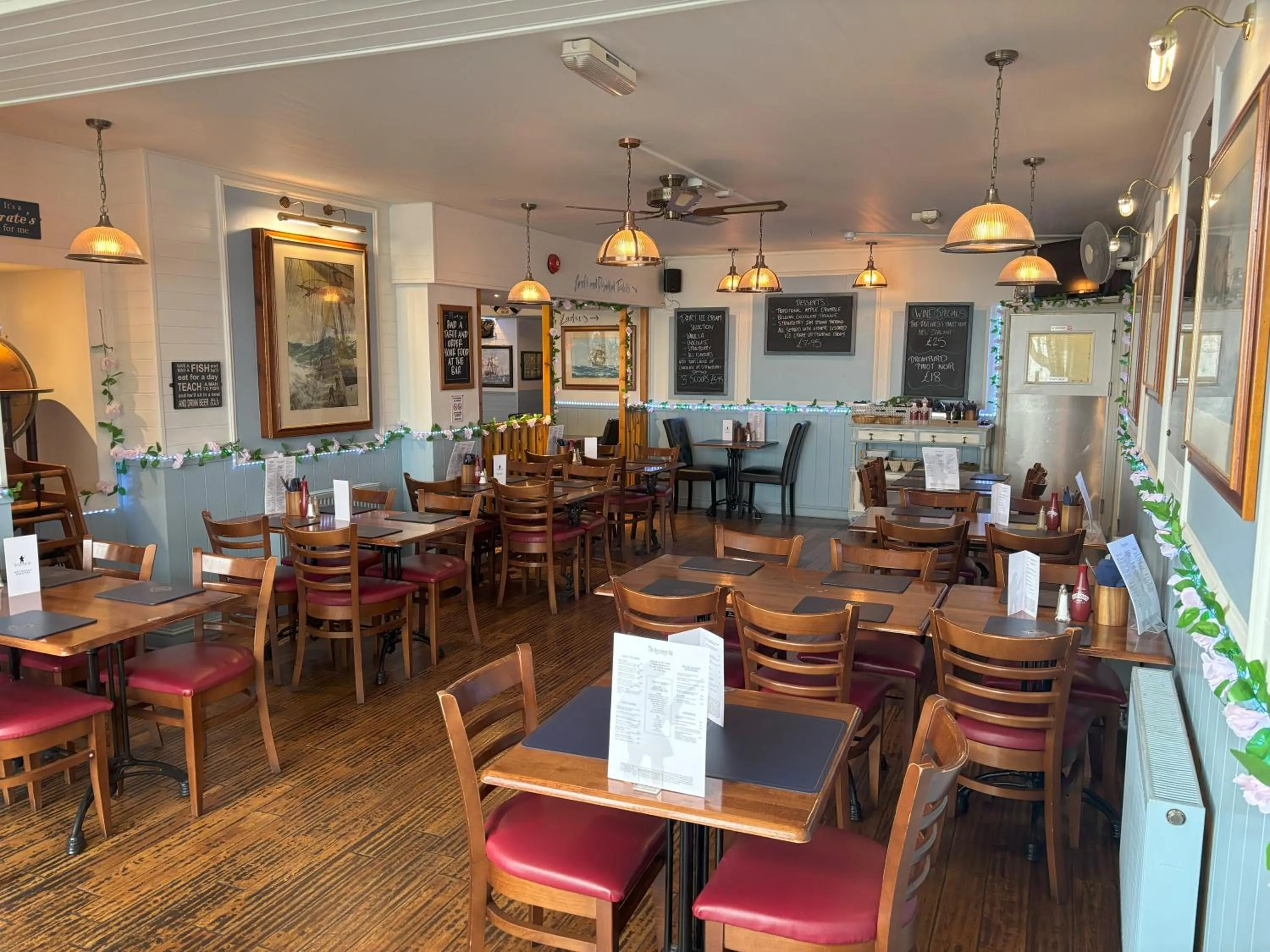 Restaurant/places to eat in The Buccaneer Inn